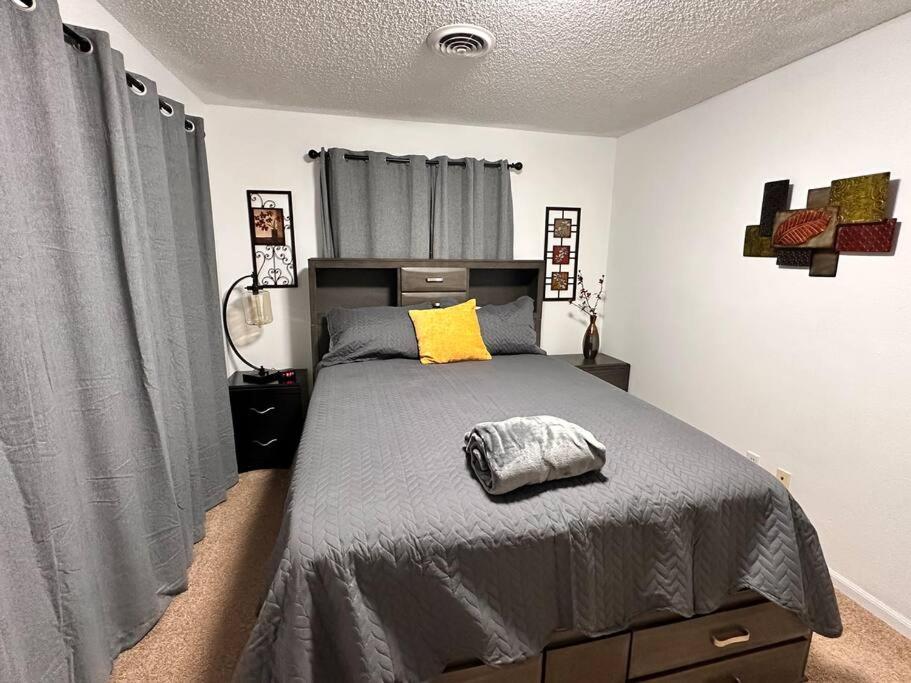Three-Bedroom Apartment photo 2