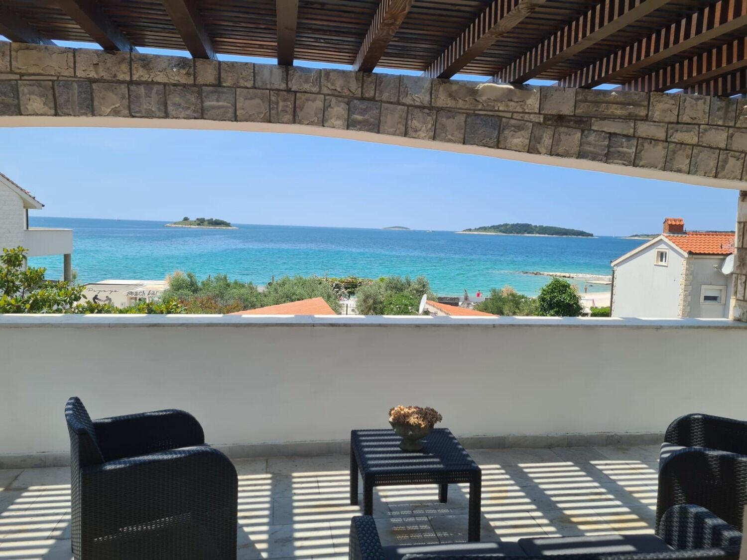 Five-Bedroom Holiday Home photo 2