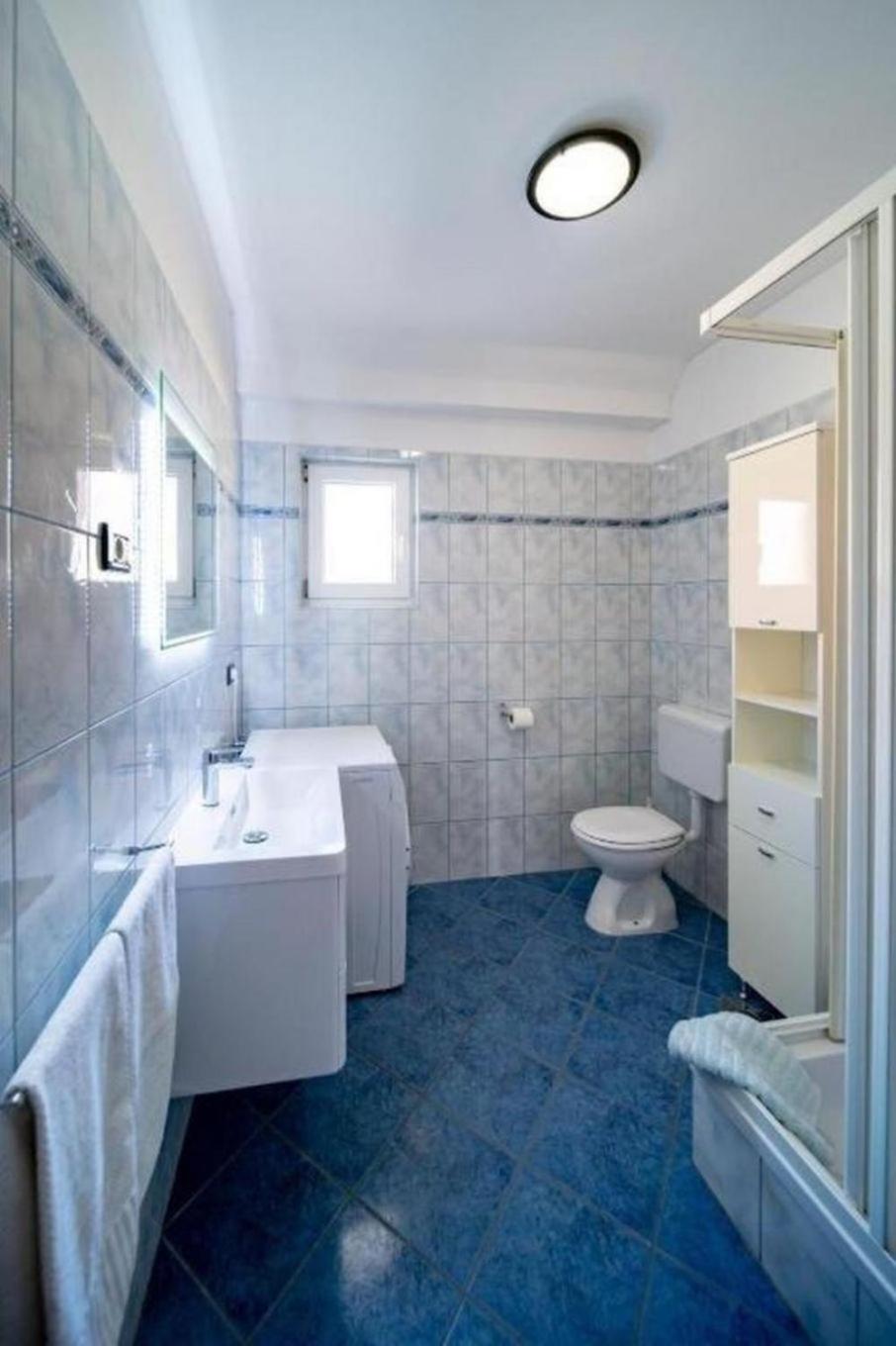 Two-Bedroom Apartment with Balcony photo 2