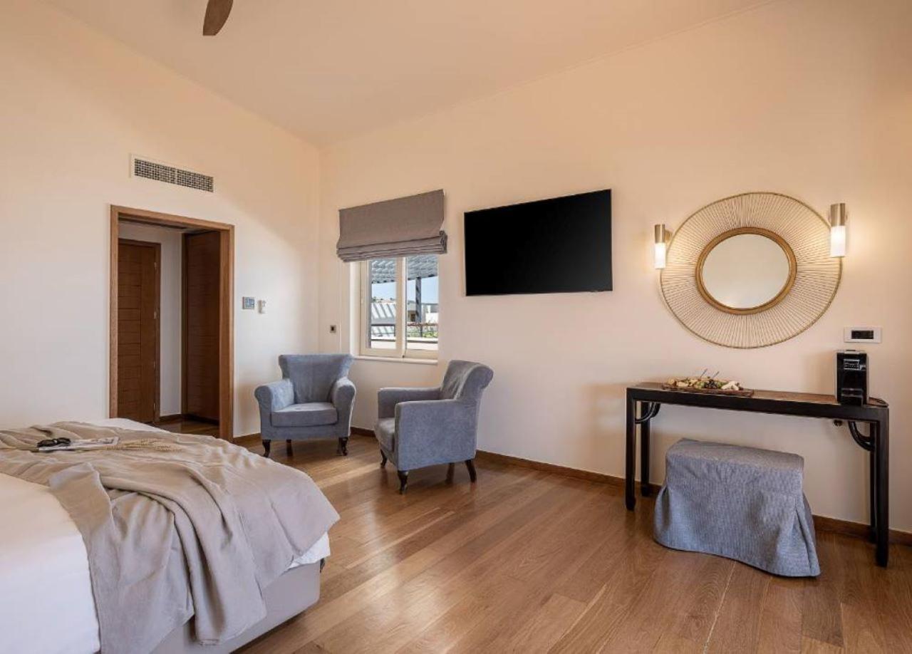 Honeymoon Suite with Outdoor Hot Tub