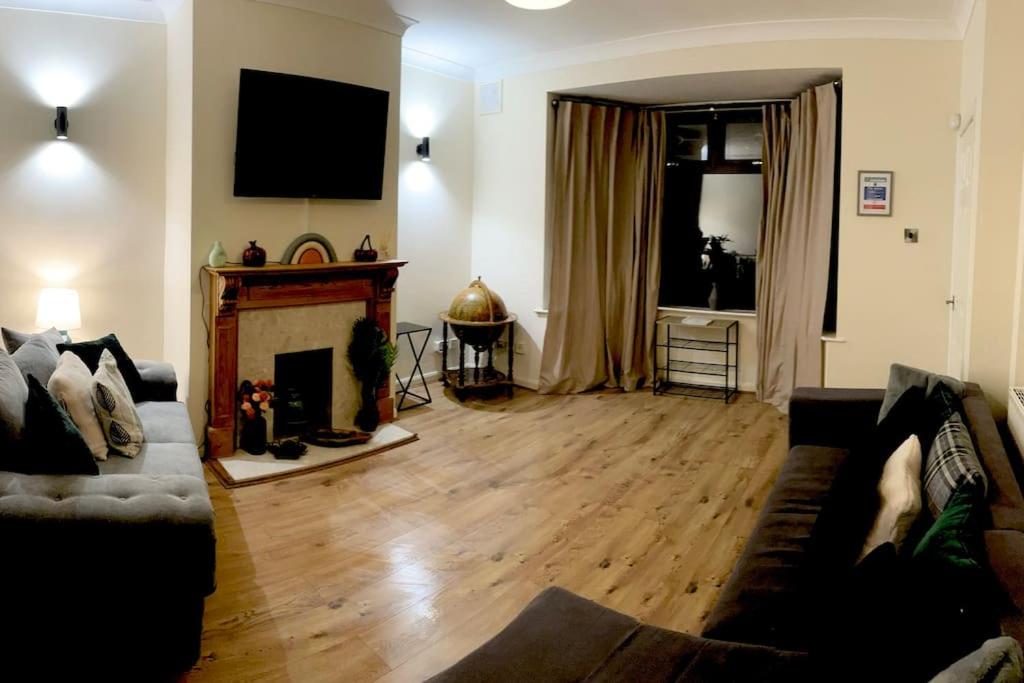 Three-Bedroom House photo 1