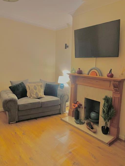Three-Bedroom House photo 2