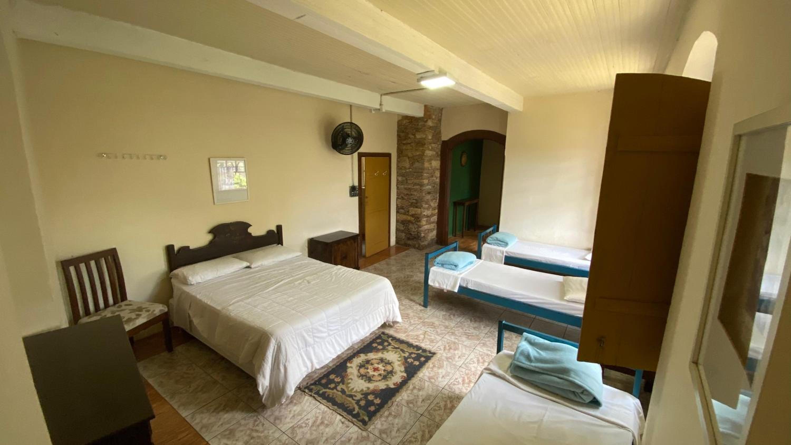 Quarto Quintuplo Família