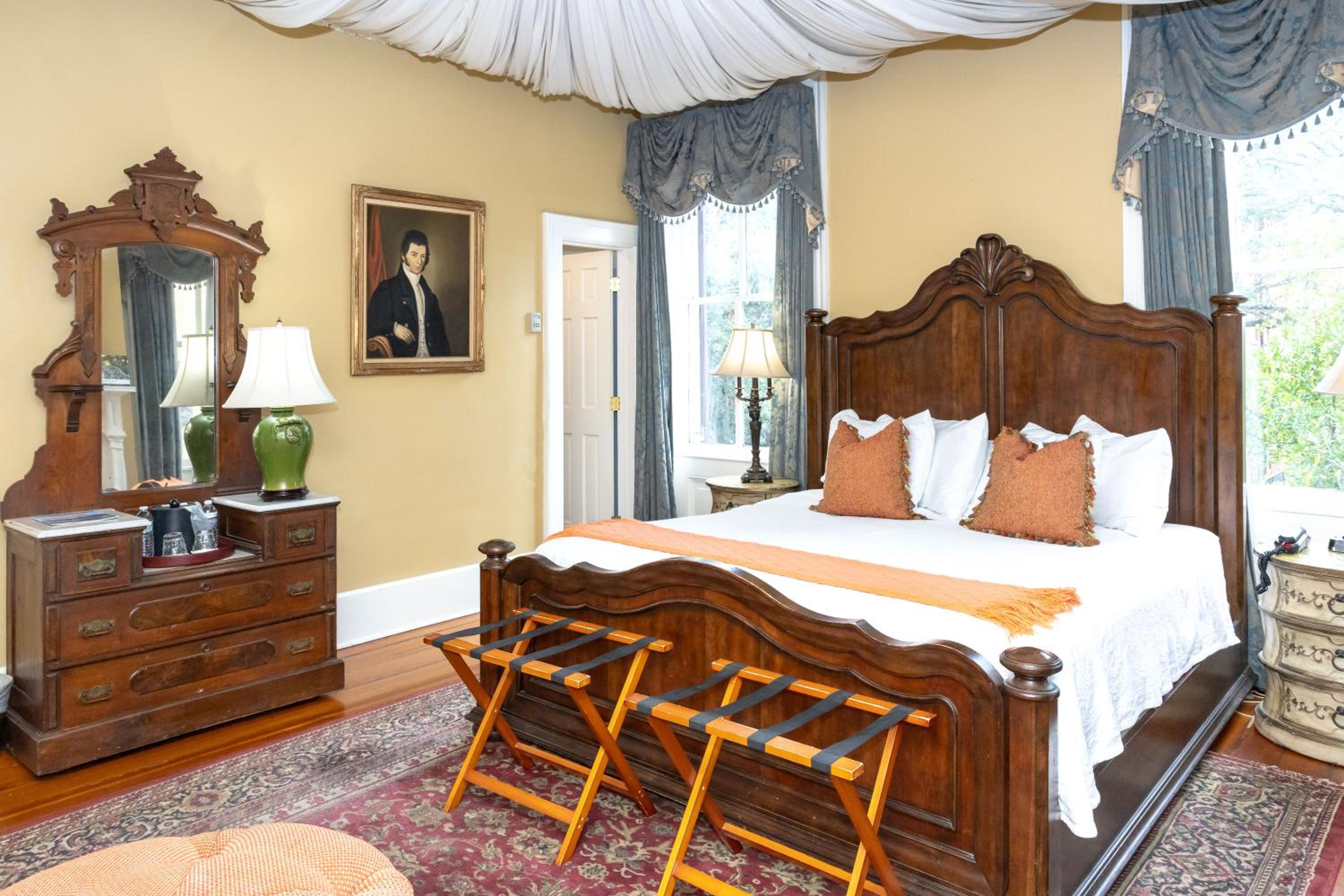 R. Bruce Room - Luxury Main House King