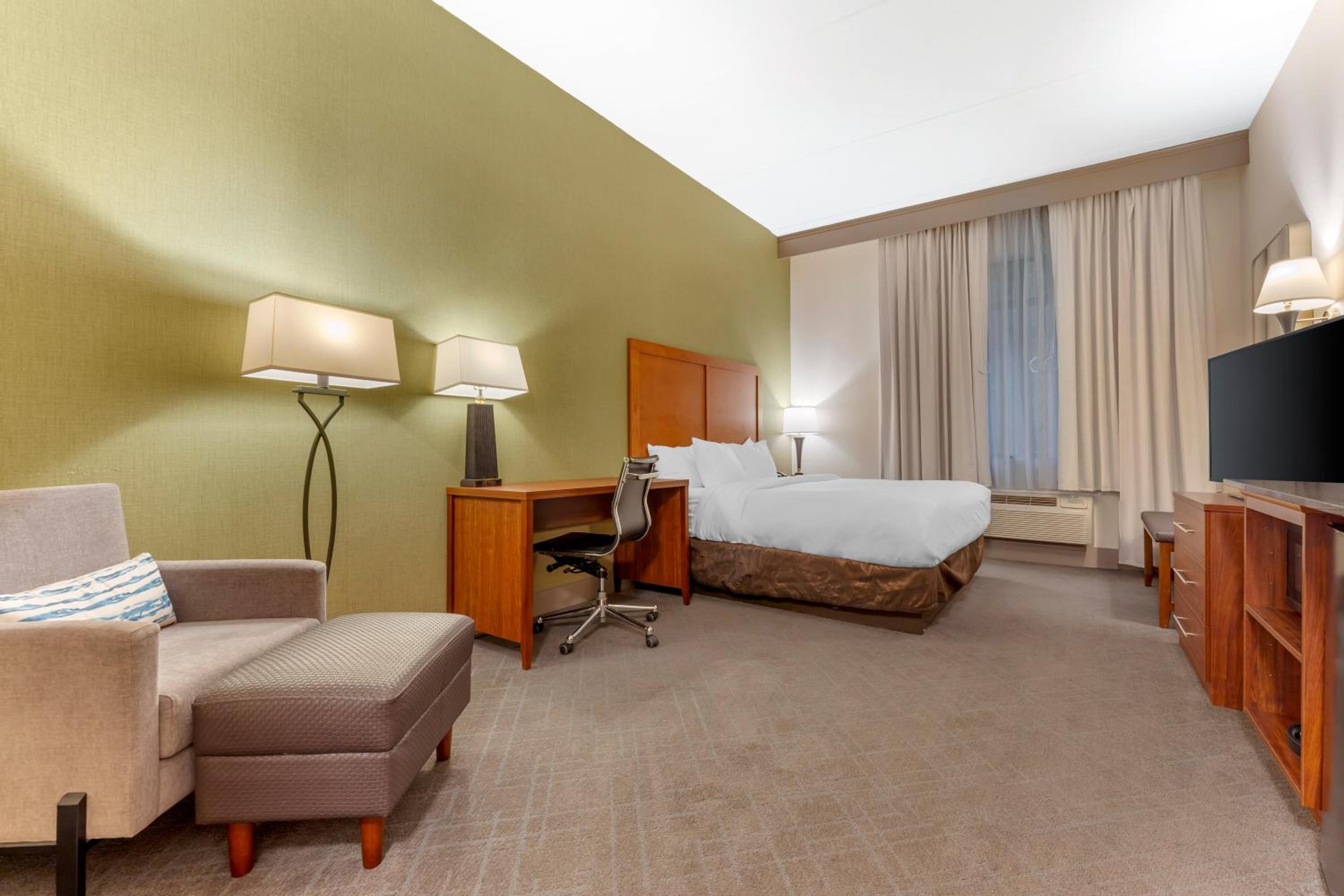 King Room - Accessible/Non-Smoking