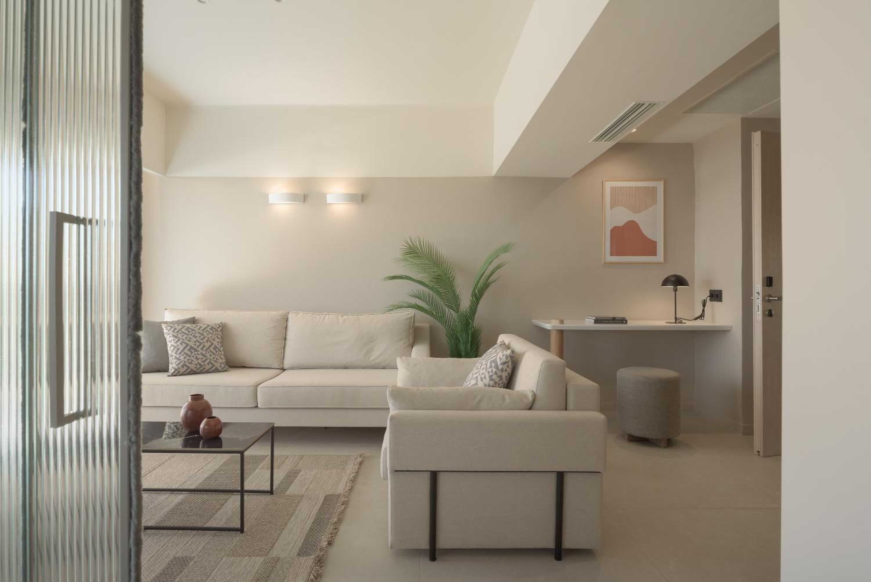 Junior Suite with Sea View - Photo 2