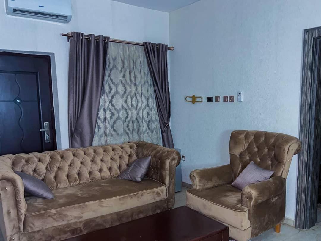 Executive Suite - Photo 4