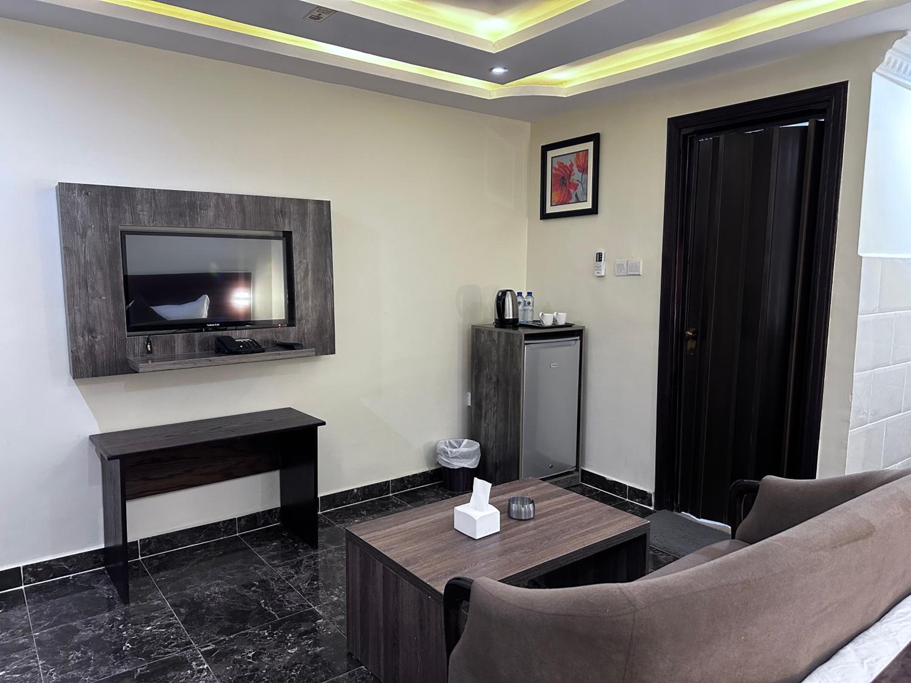 Budget Double Room - Photo 2