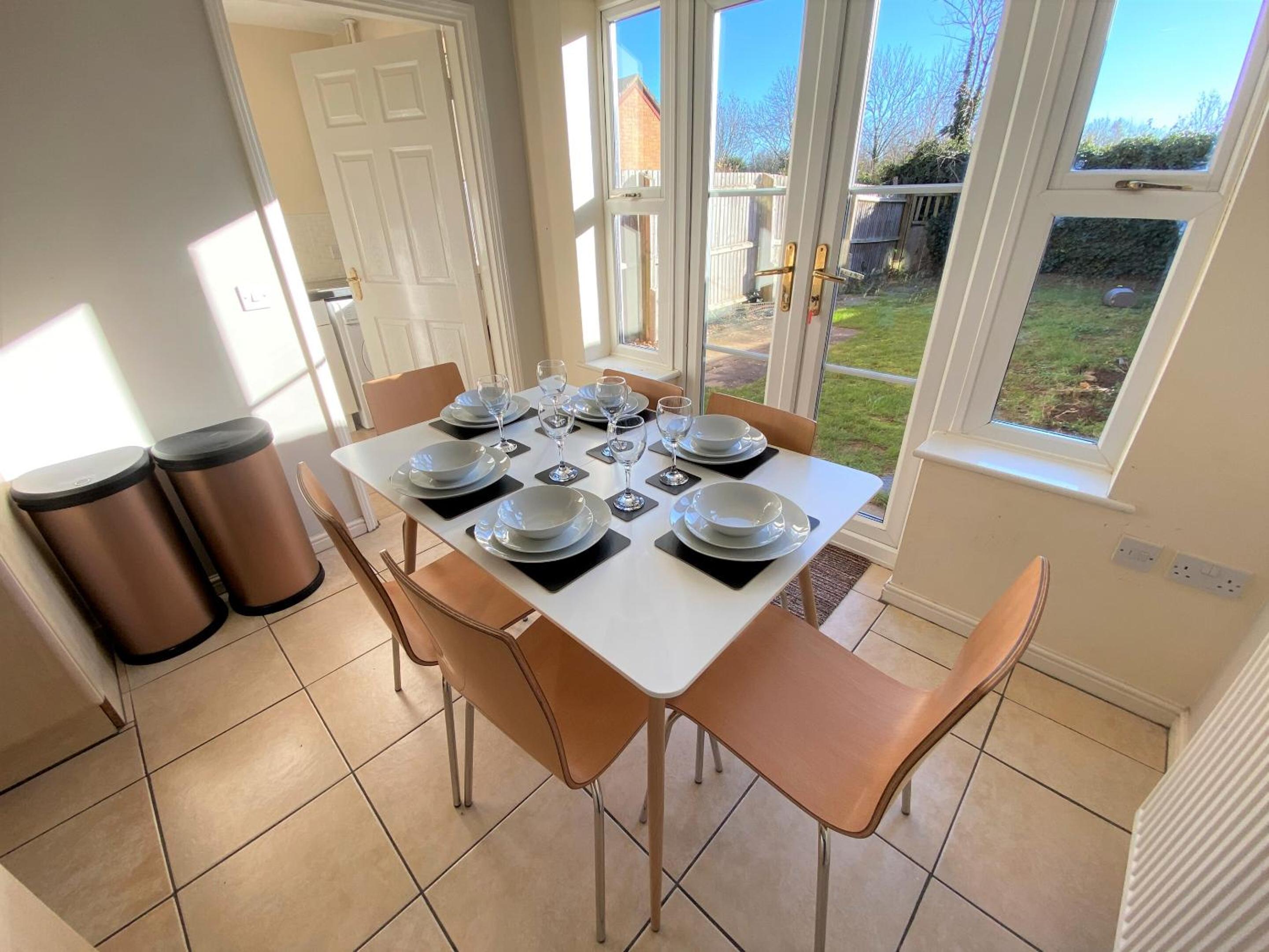 Four-Bedroom House photo 2