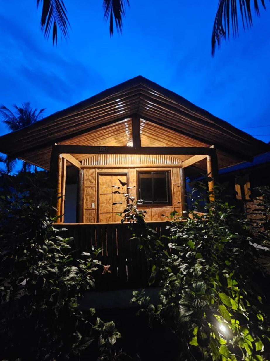 Bungalow with Patio - Photo 7