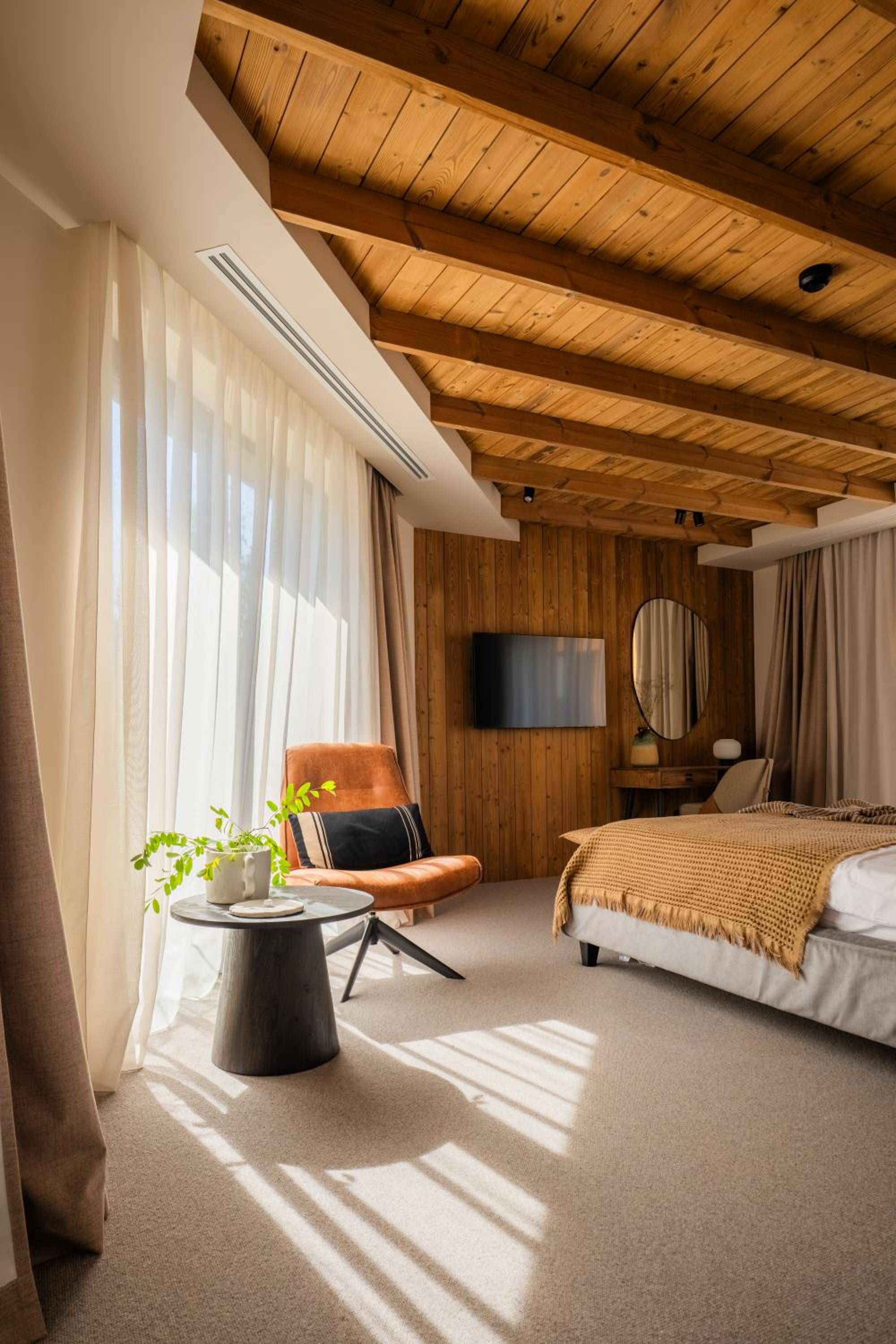 Premium Double Room- Panoramic View with Balcony photo 2