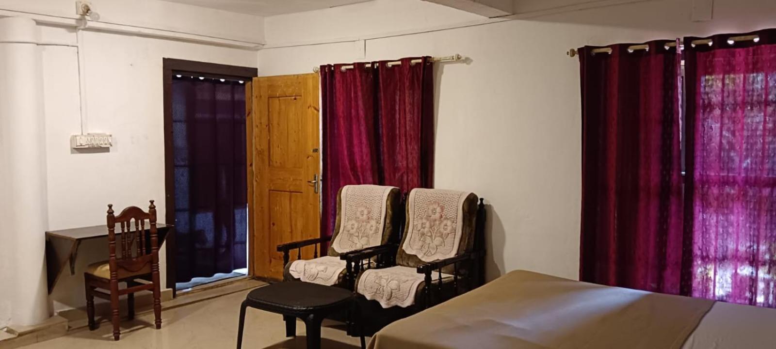Large Double or Twin Room photo 2