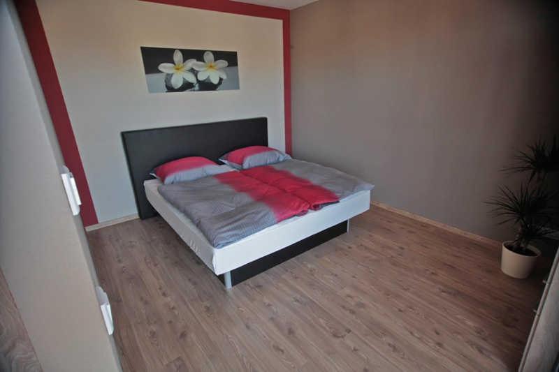 One-Bedroom Apartment with Balcony photo 1