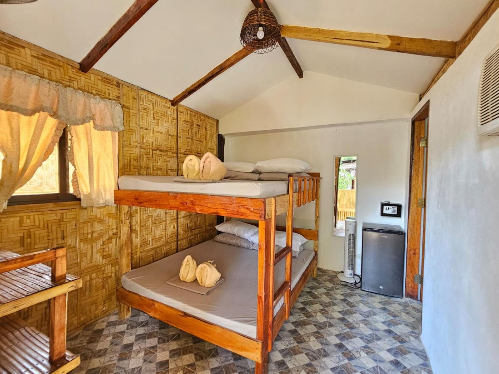 Bungalow with Garden View - Photo 1
