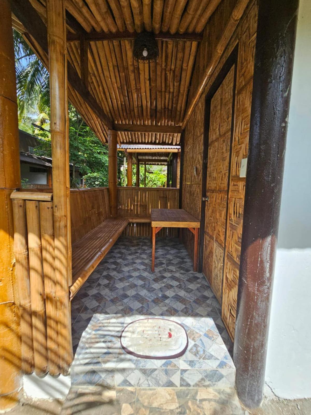 Bungalow with Garden View - Photo 3