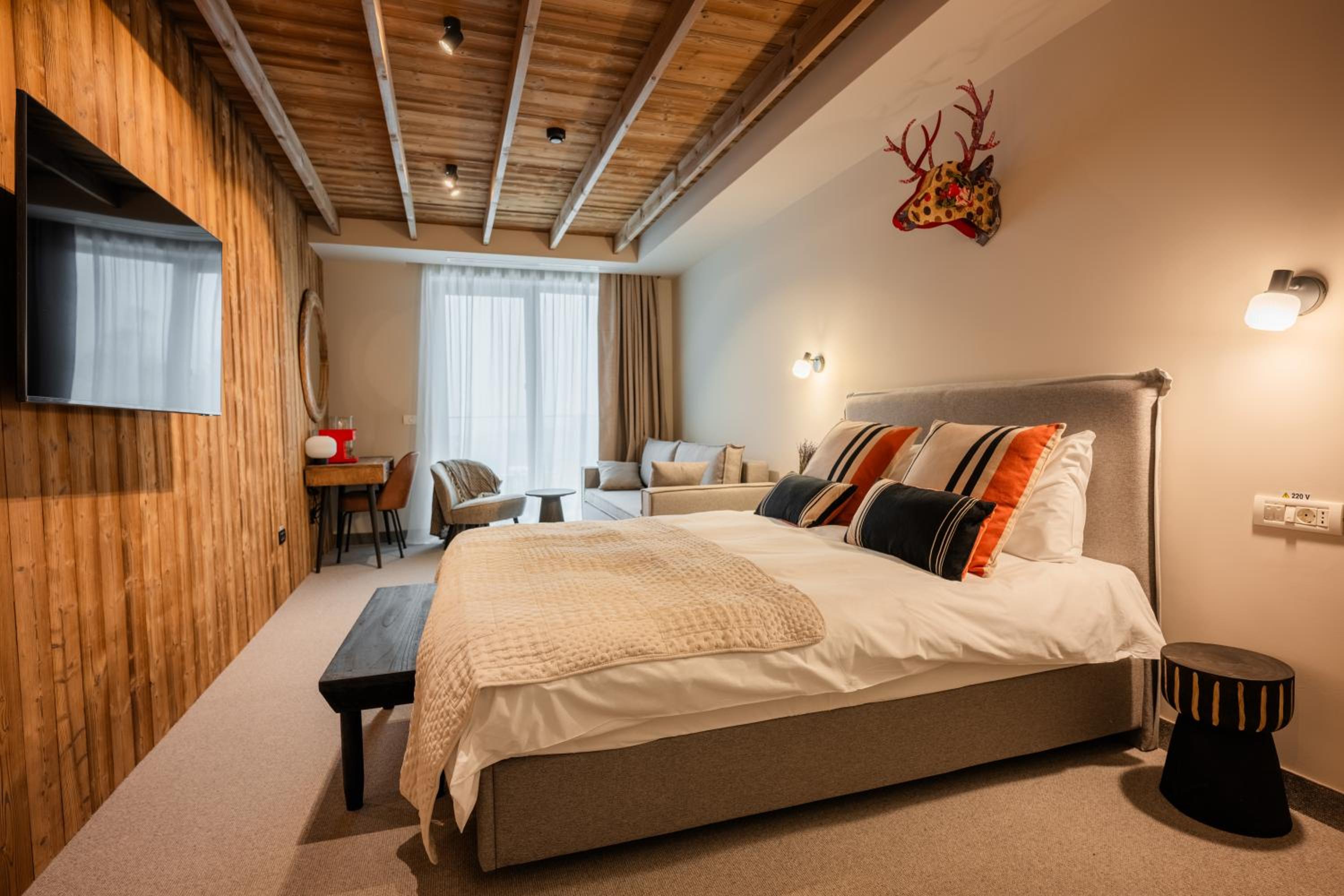 Premium Double Room- Iconic View with Balcony photo 2