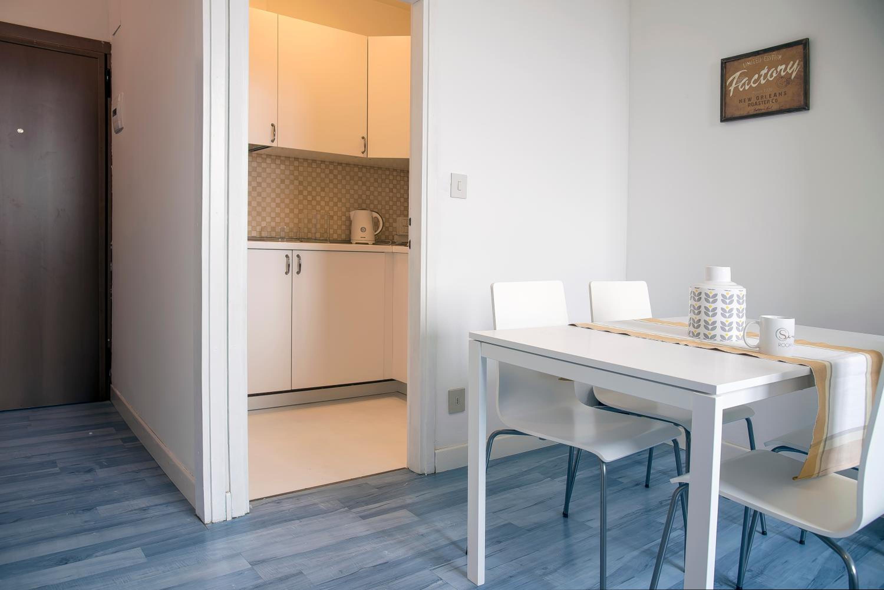 One-Bedroom Apartment photo 2