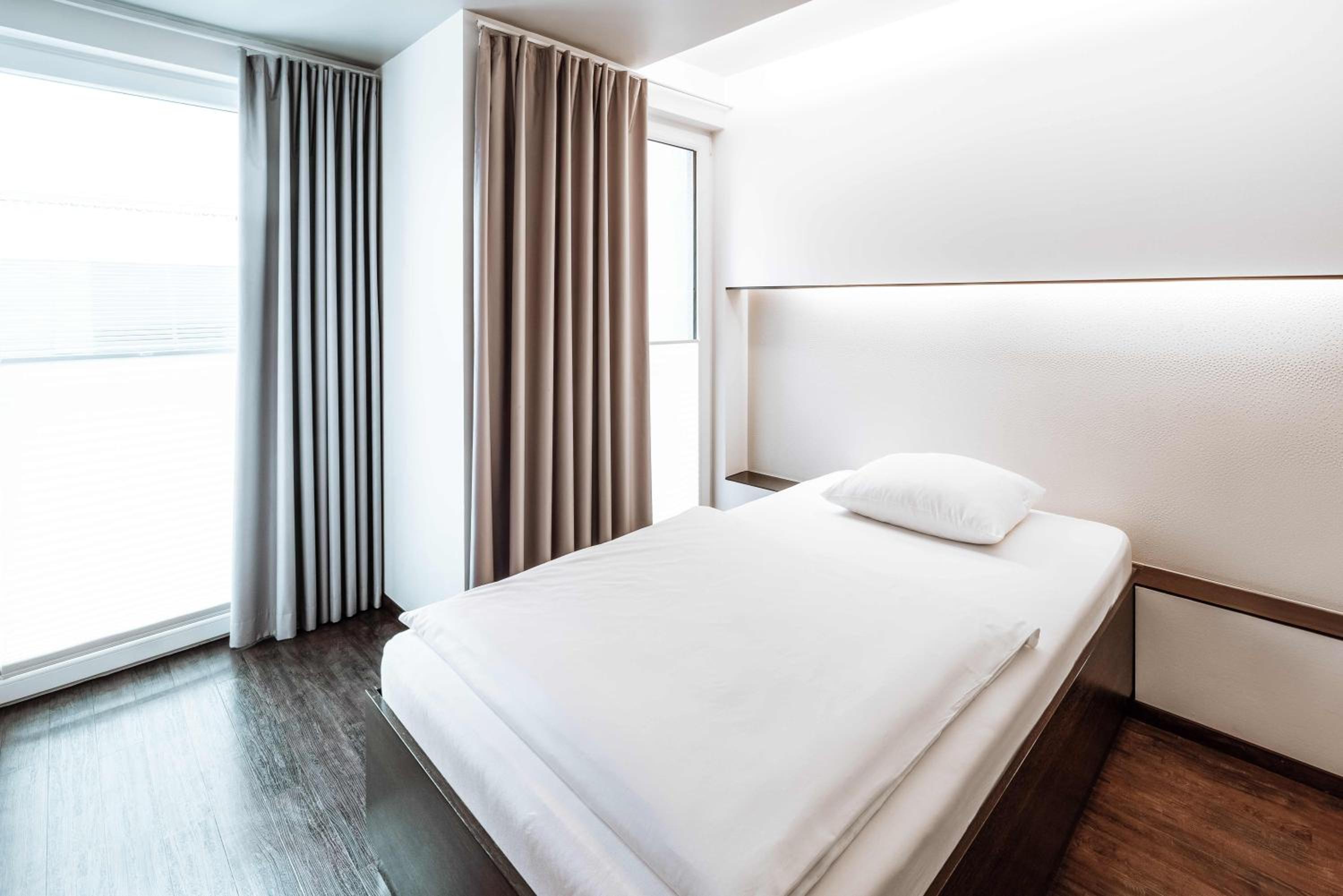 Single Room photo 3