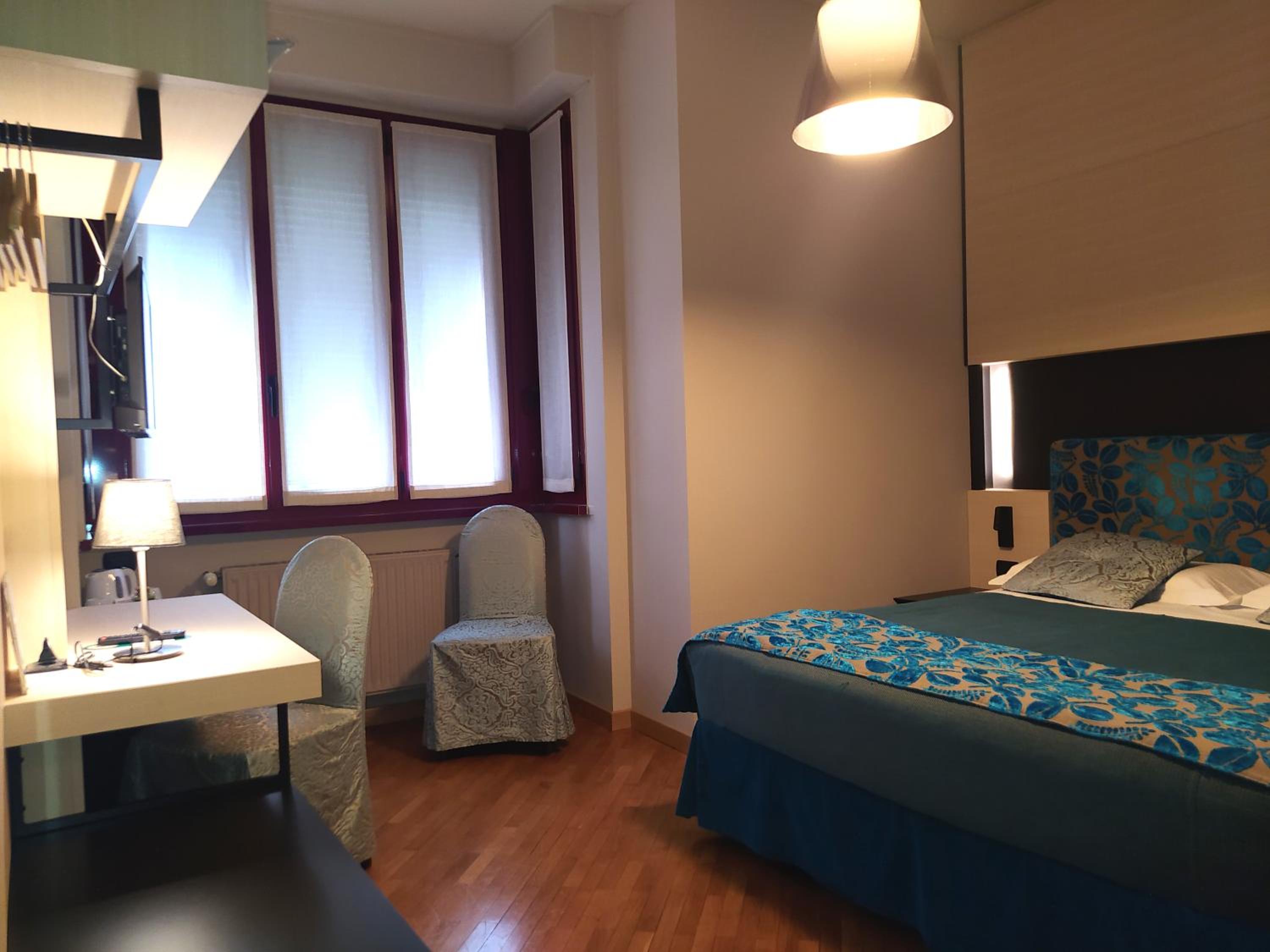Double or Twin Room - Photo 3