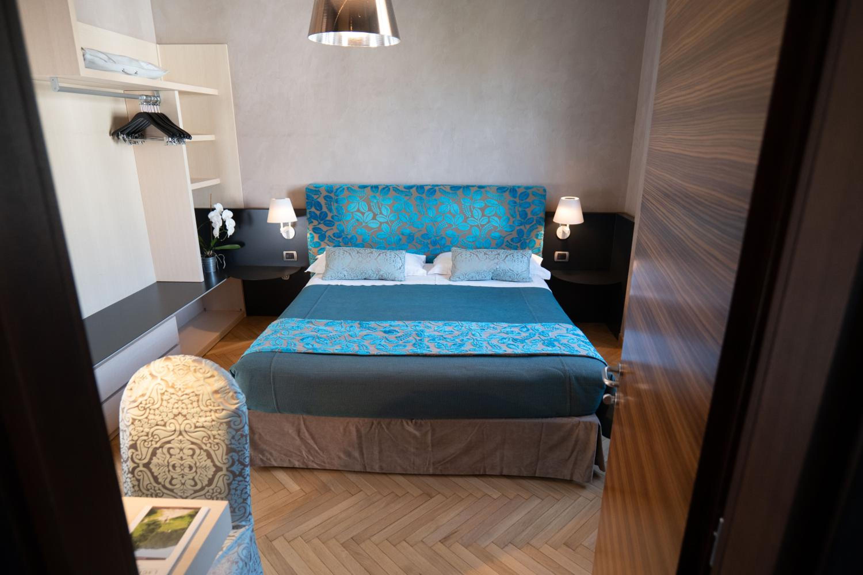 Double or Twin Room - Photo 10