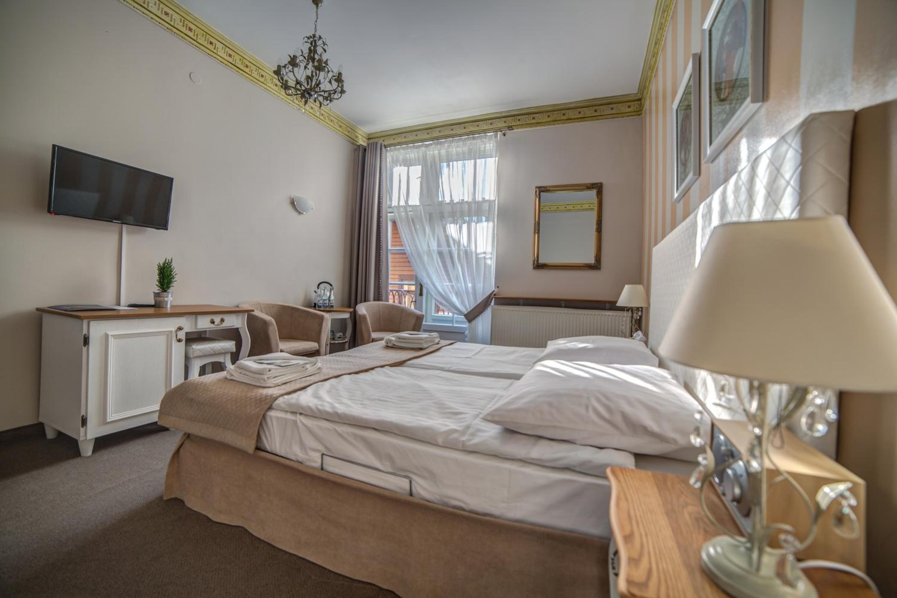 Premium Double Room with Bath and Balcony photo 1