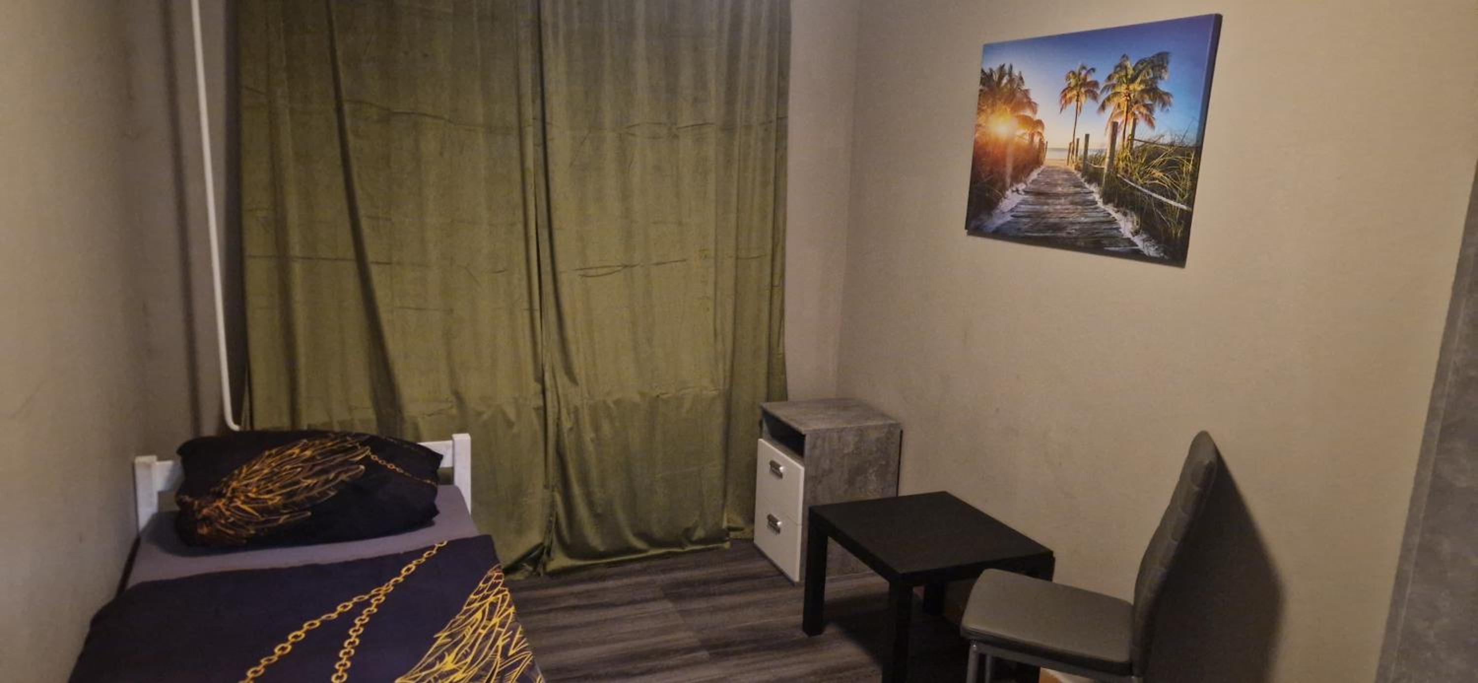 Single Room with Shared Shower and Toilet photo 1