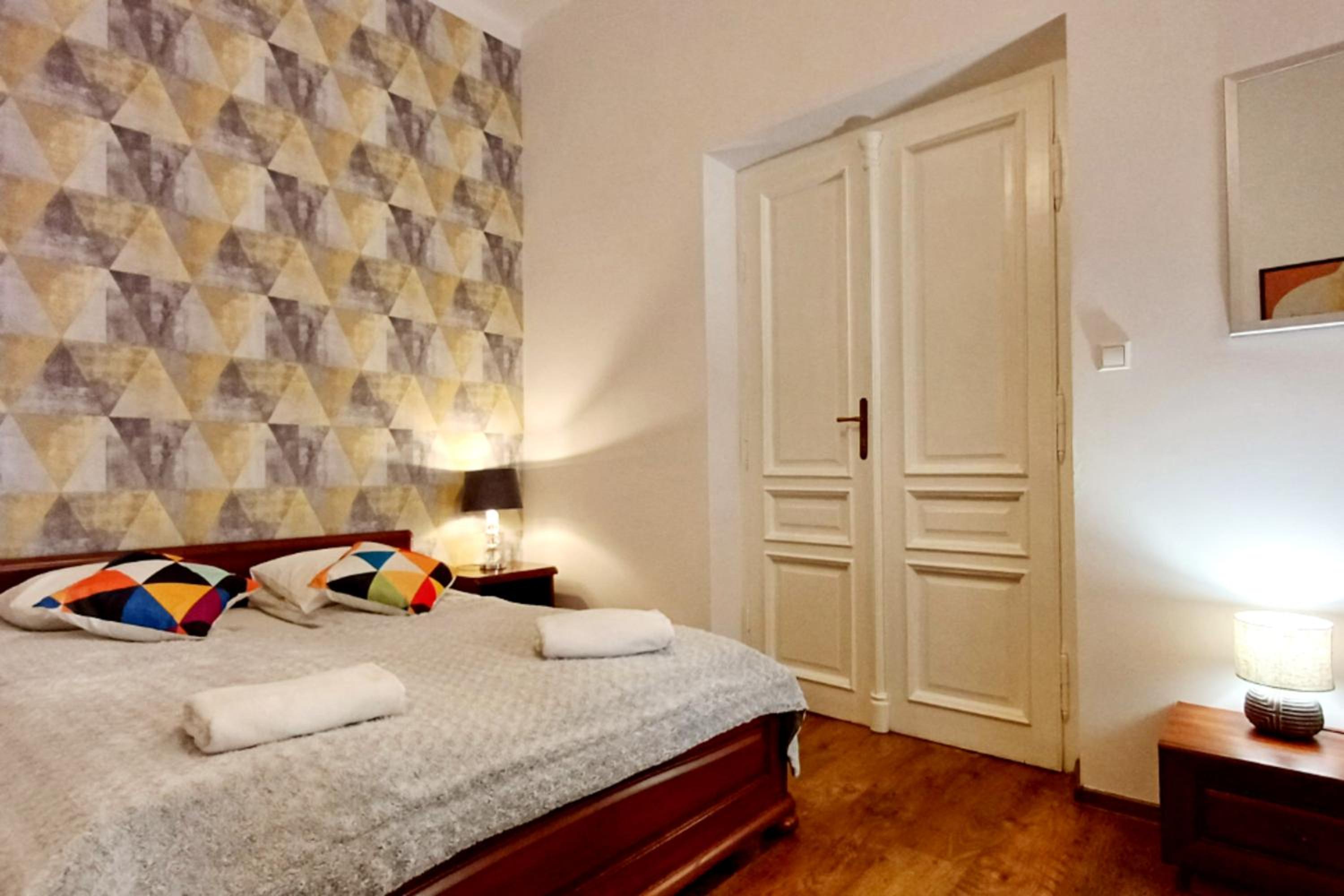 Two-Bedroom Apartment - 10 - Photo 9