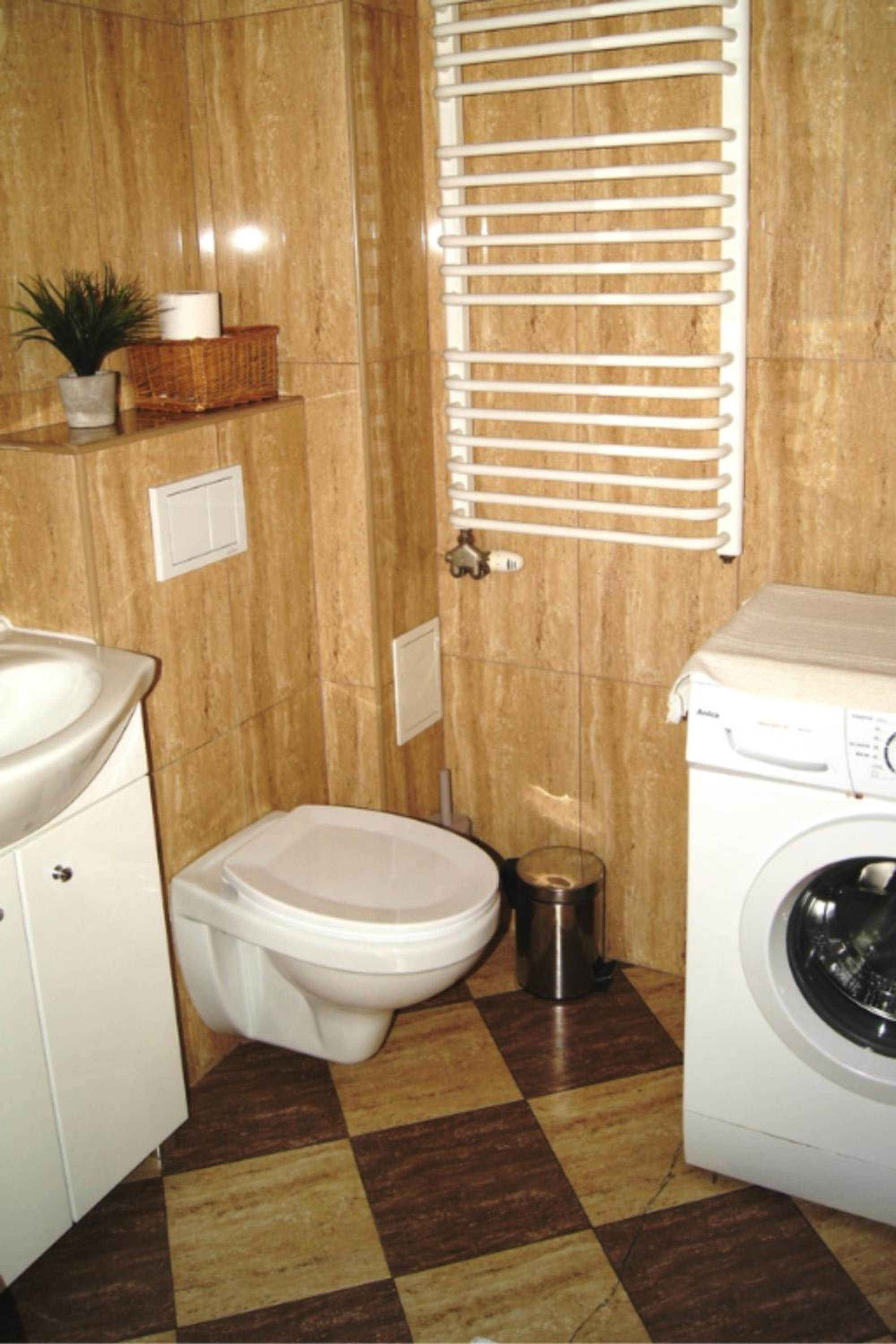 Two-Bedroom Apartment - 10 - Photo 21