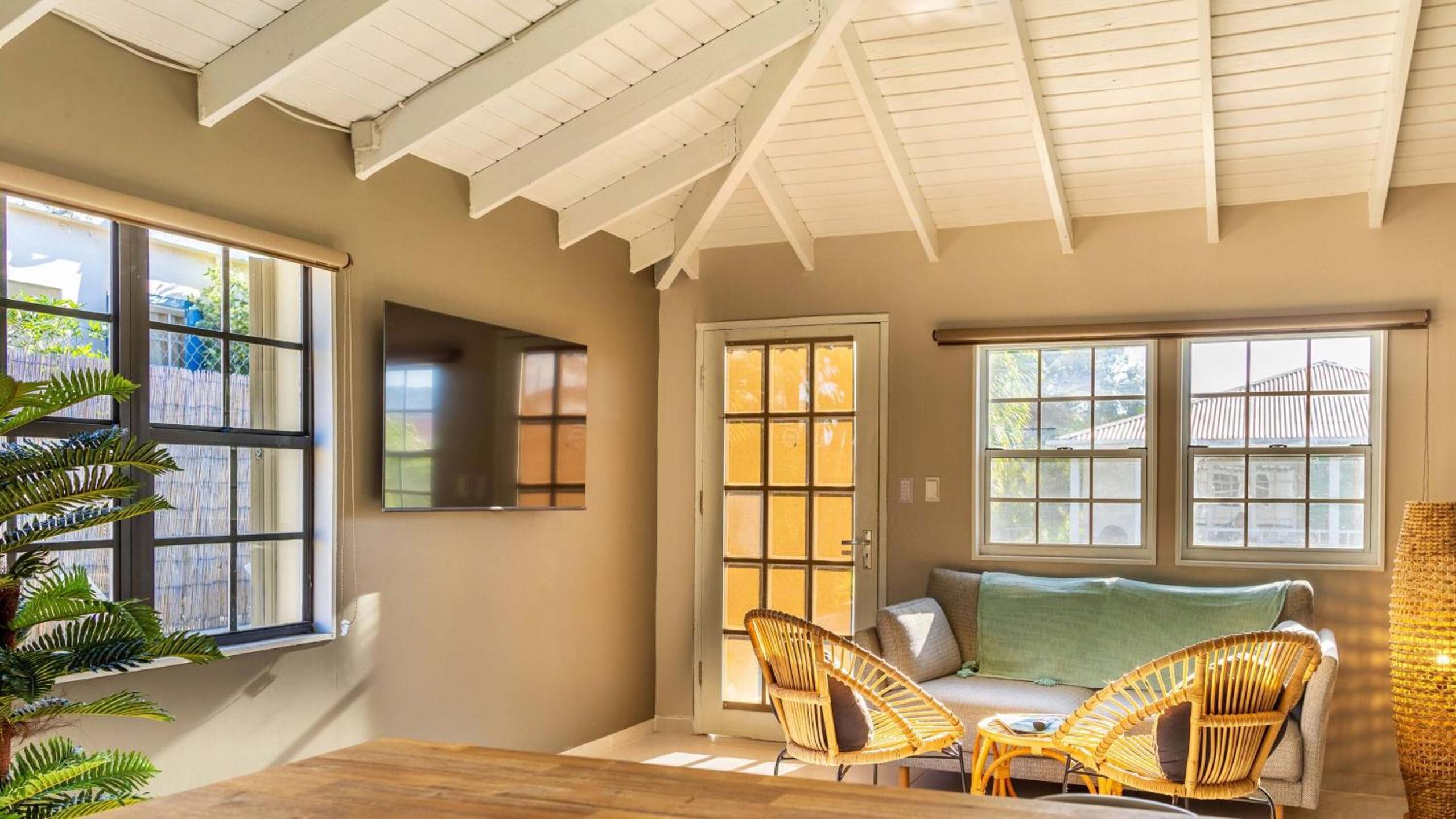 One-Bedroom Bungalow photo 2