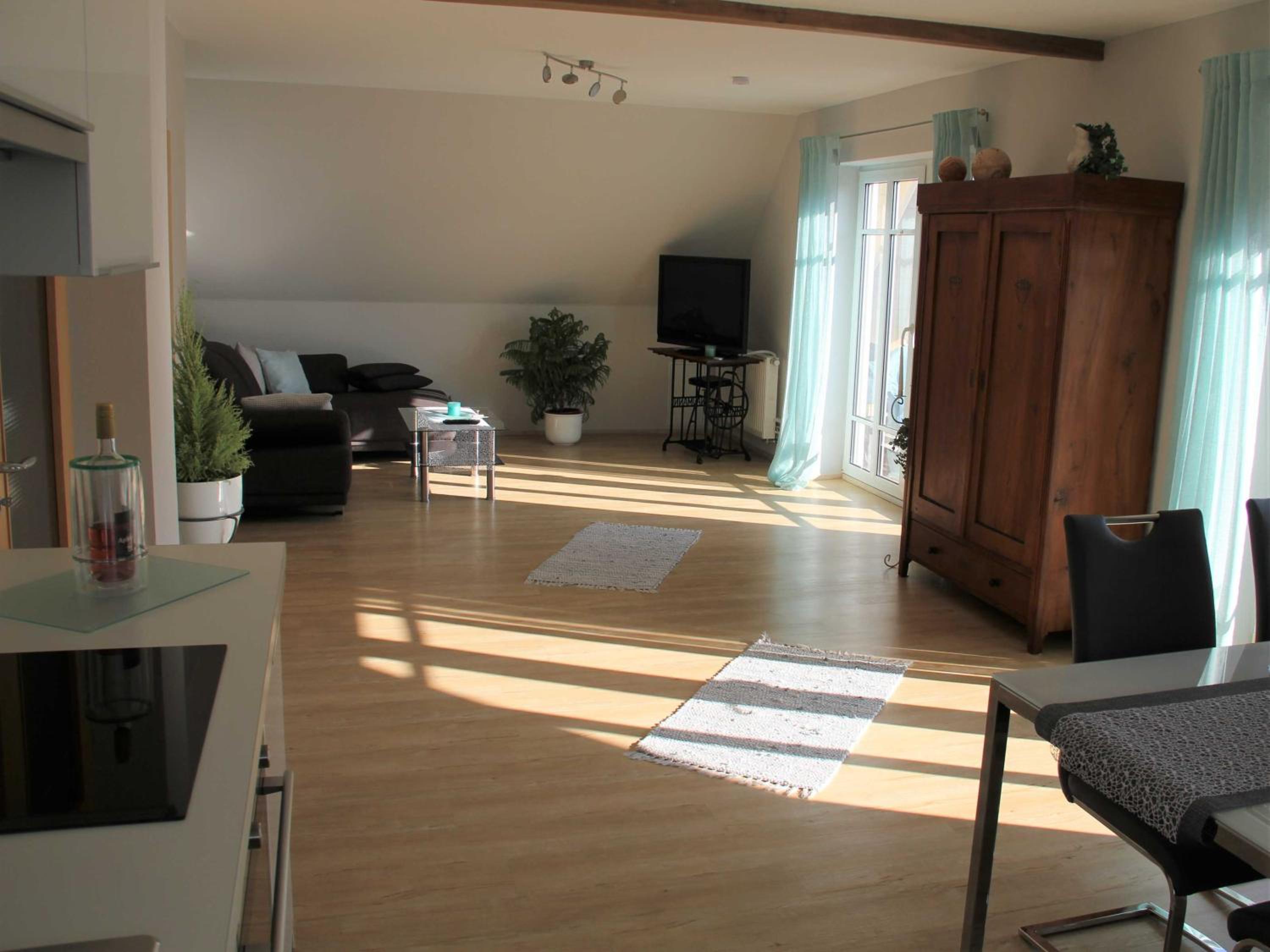 Two-Bedroom Apartment with Balcony photo 2