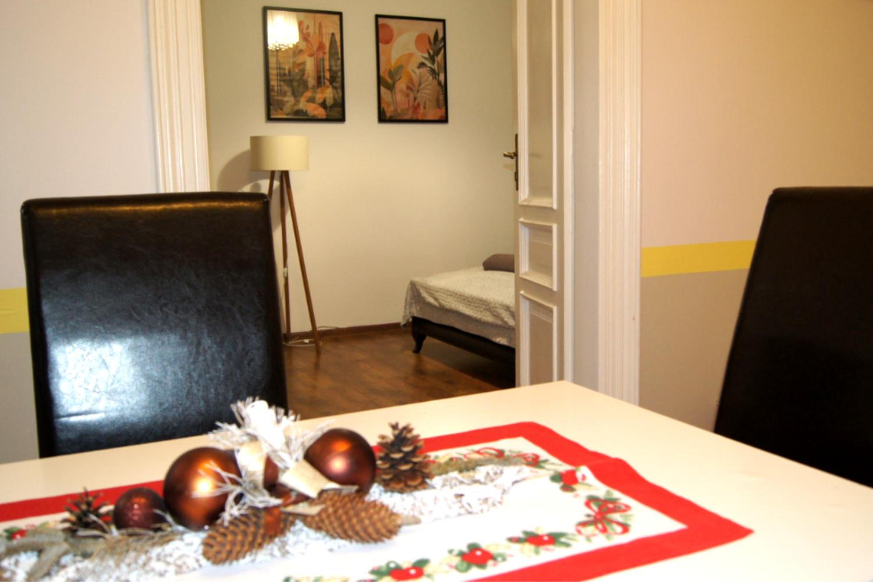 One-Bedroom Apartment - 11 - Photo 15