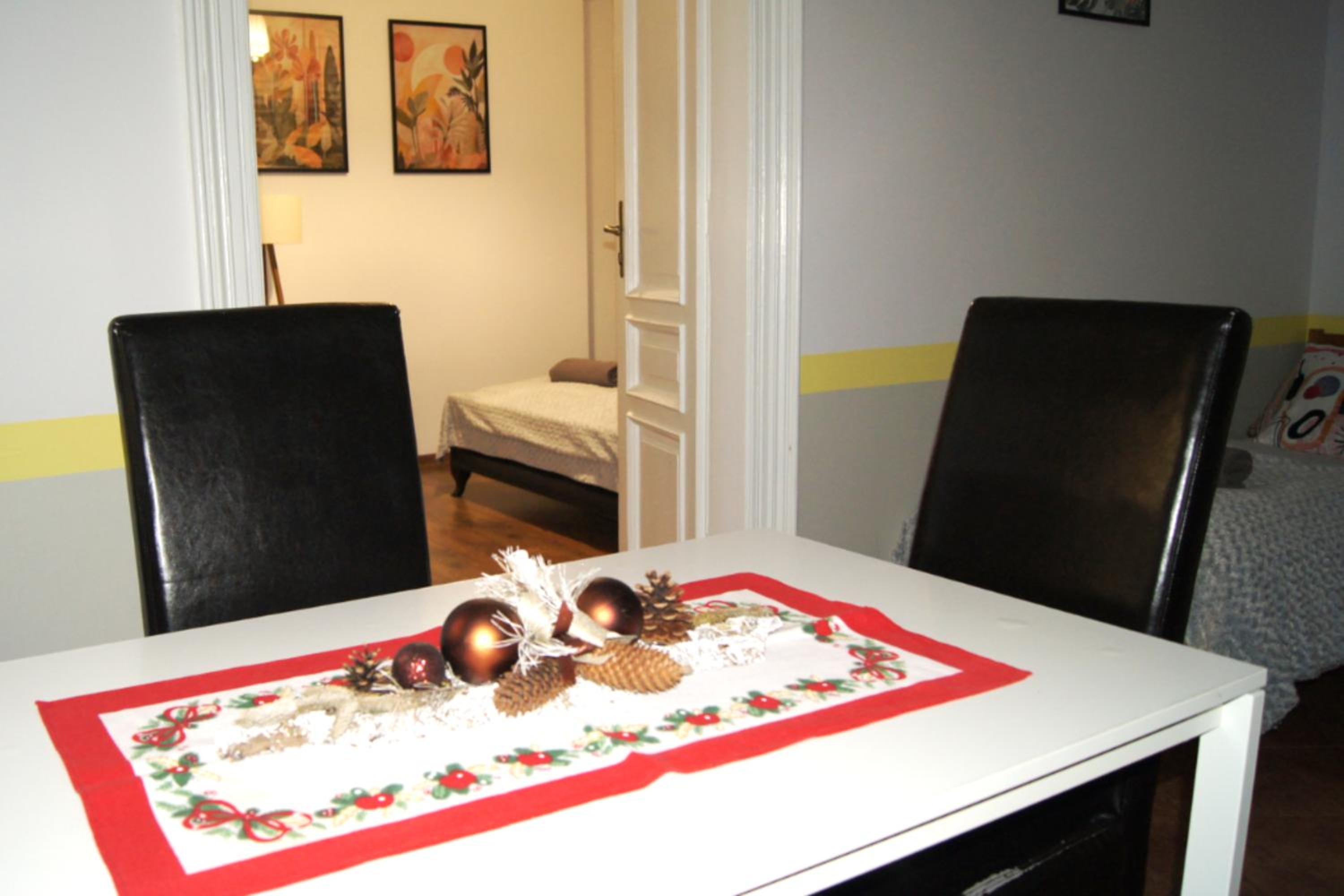 One-Bedroom Apartment - 11 - Photo 12