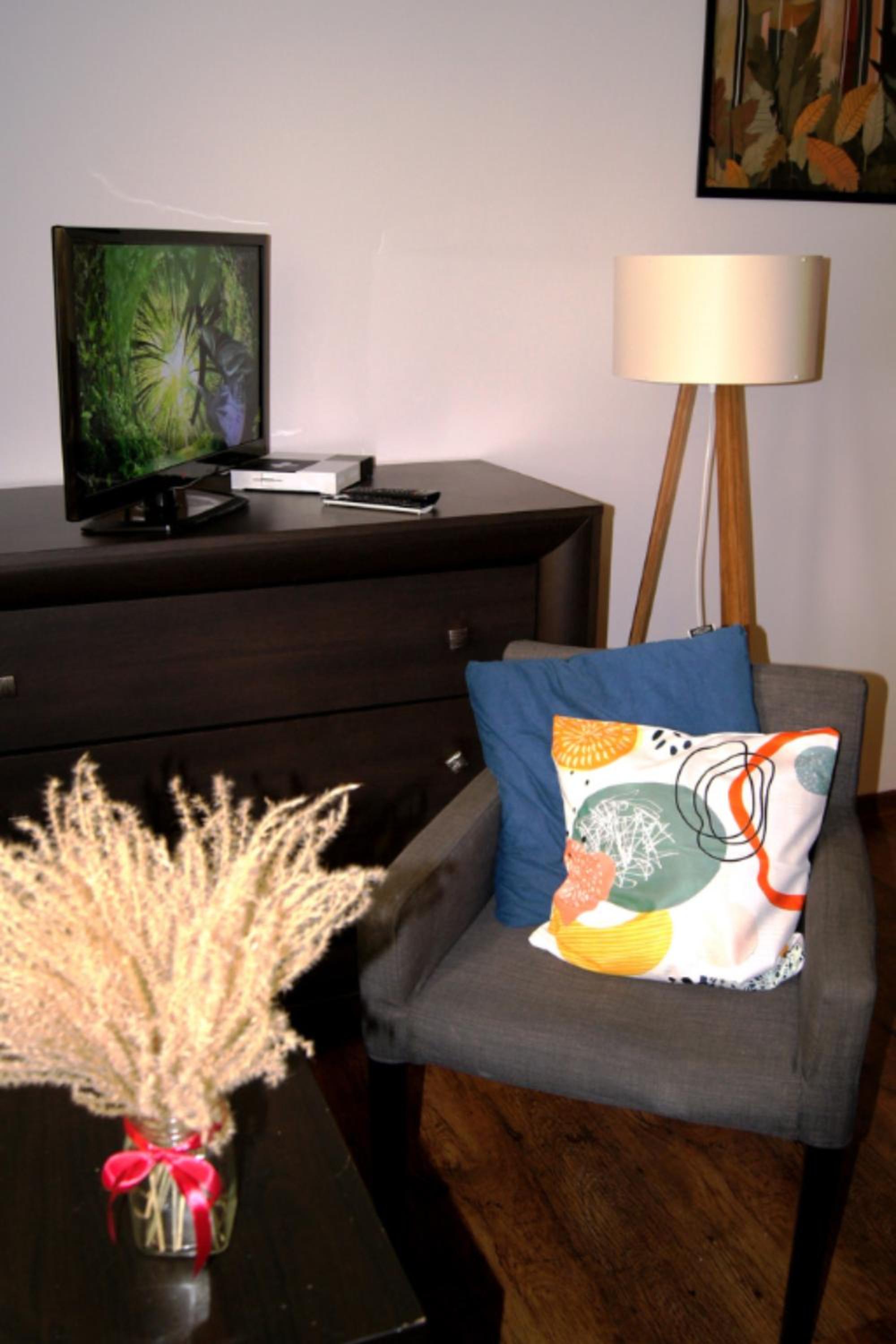 One-Bedroom Apartment - 11 - Photo 10