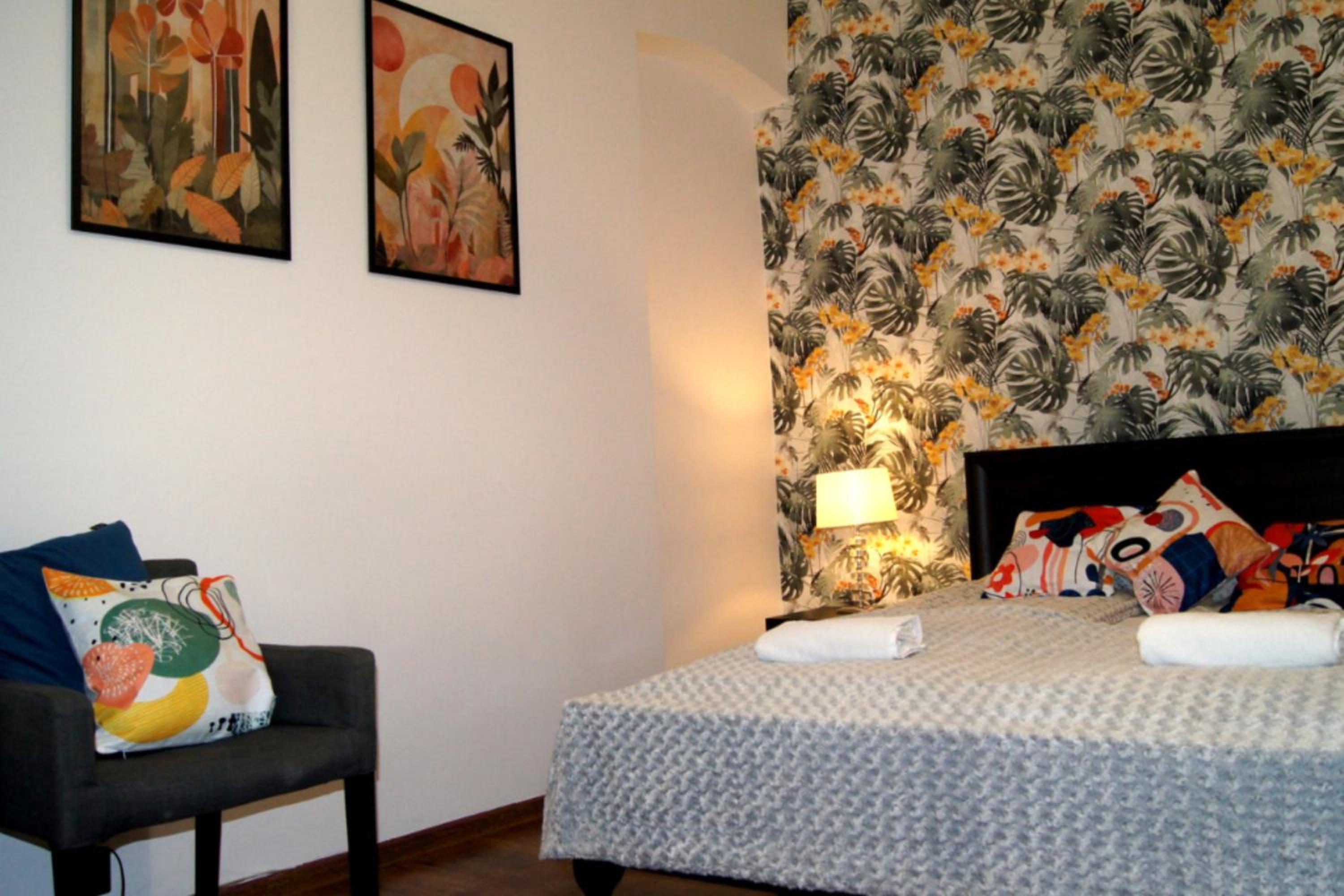 One-Bedroom Apartment - 11 - Photo 14