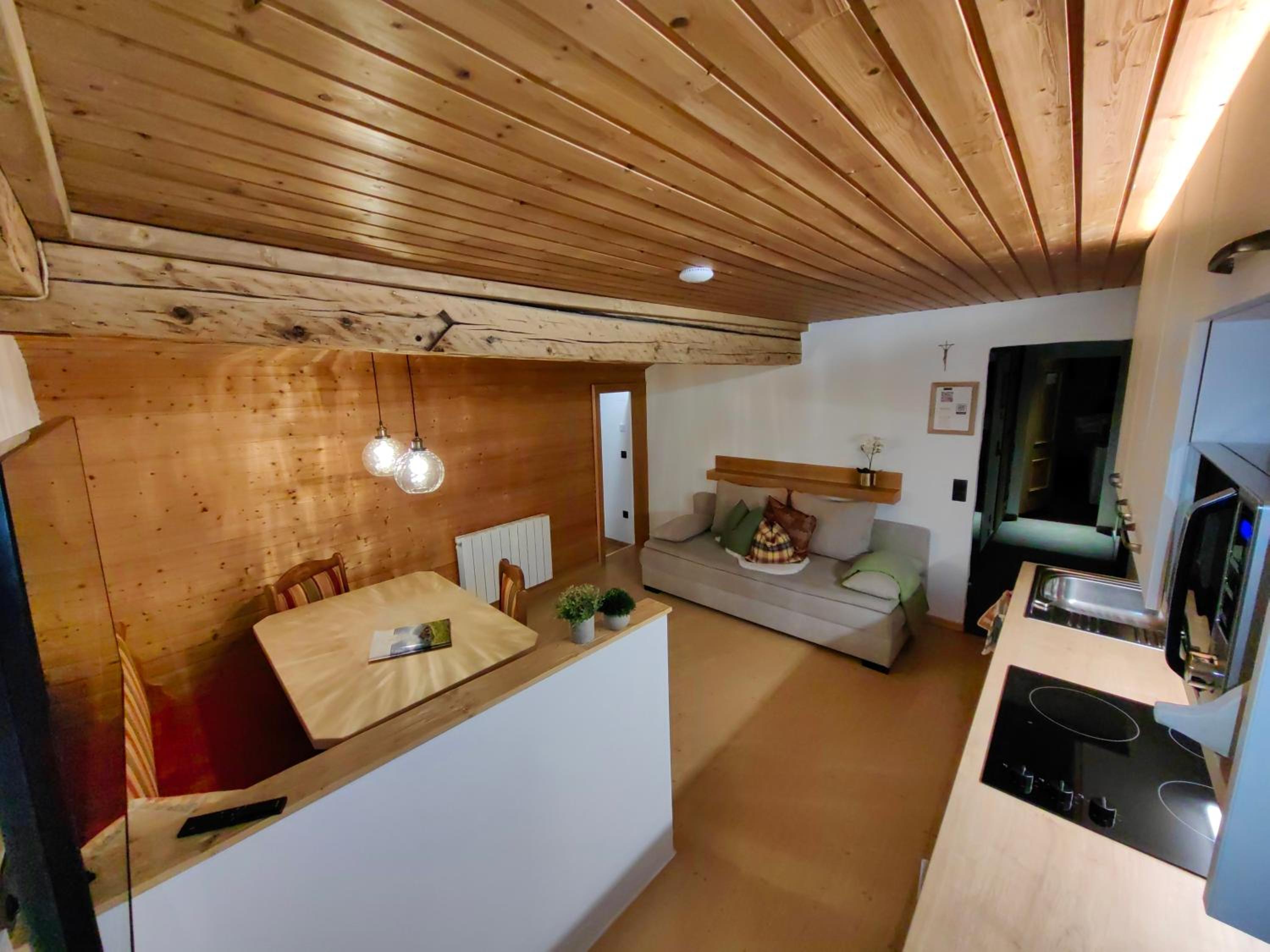 Standard Two-Bedroom Apartment with Balcony photo 3