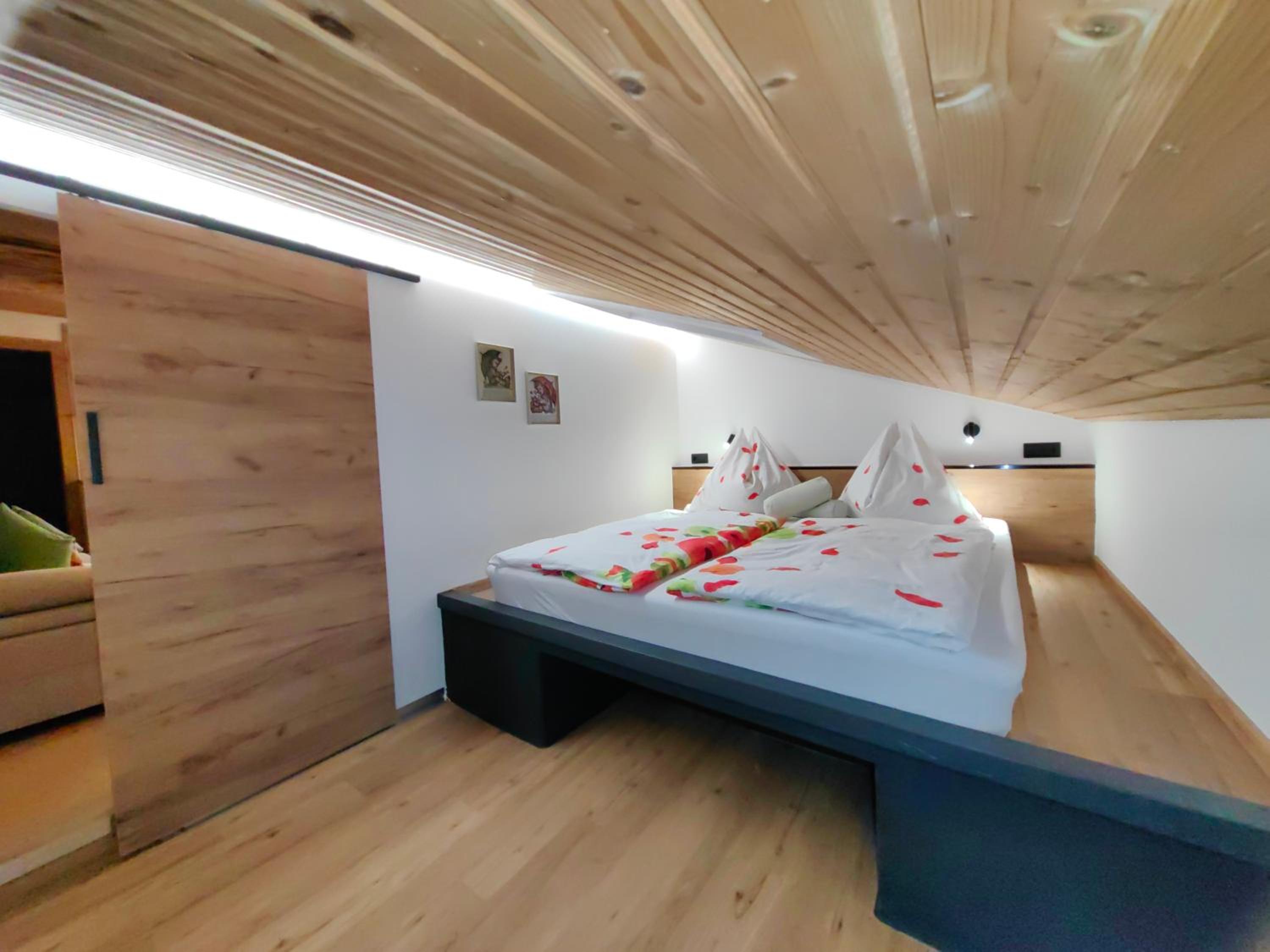 Standard Two-Bedroom Apartment with Balcony photo 2