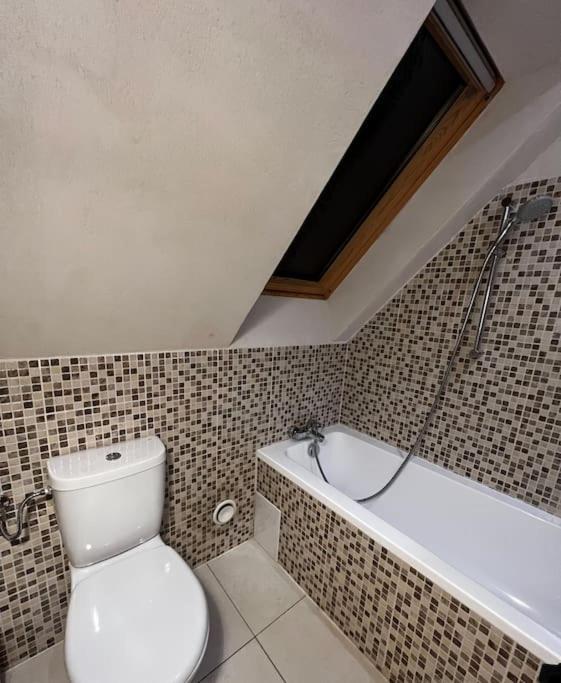 Three-Bedroom House photo 2