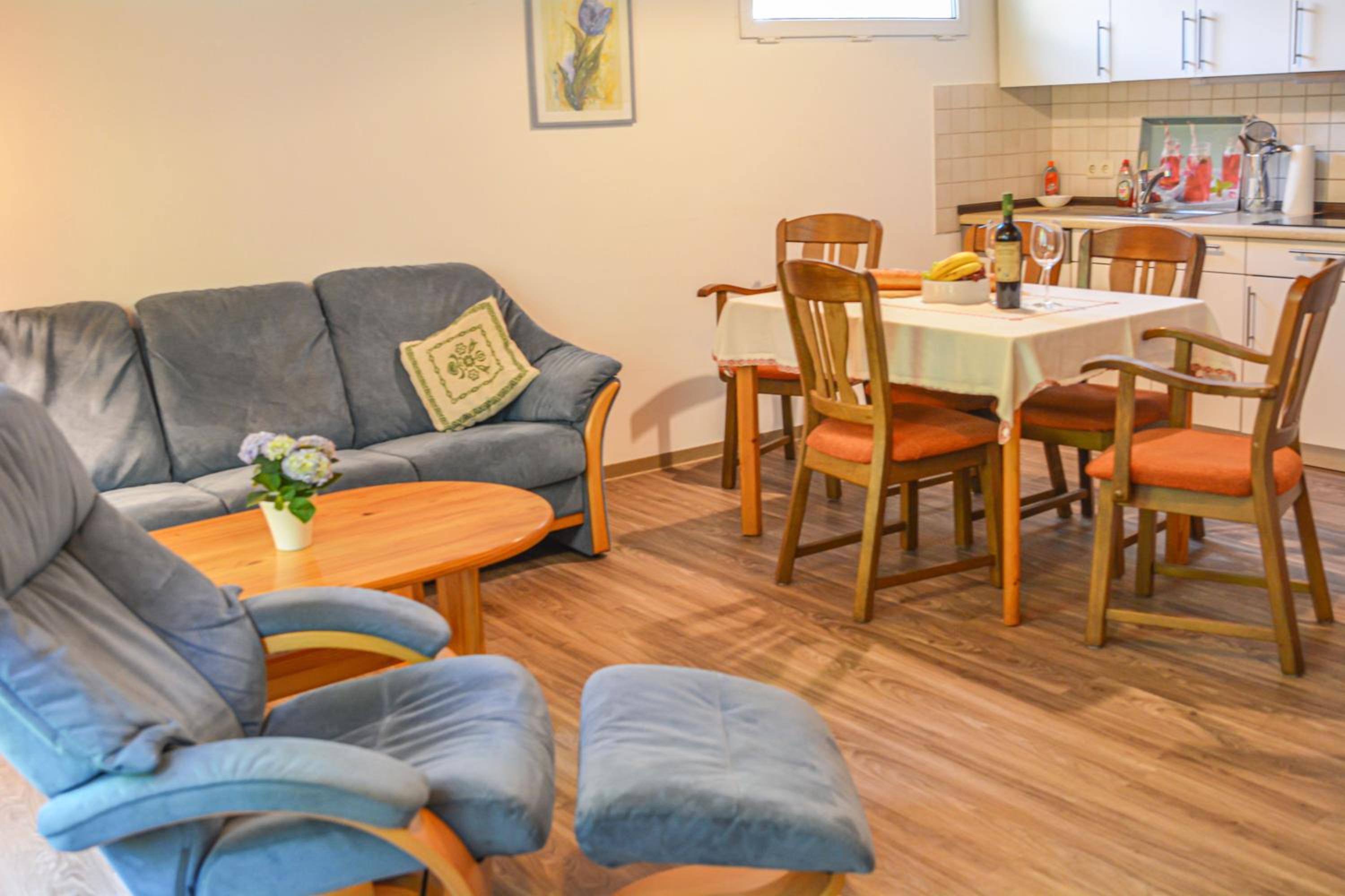 Three-Bedroom Apartment with Terrace photo 2