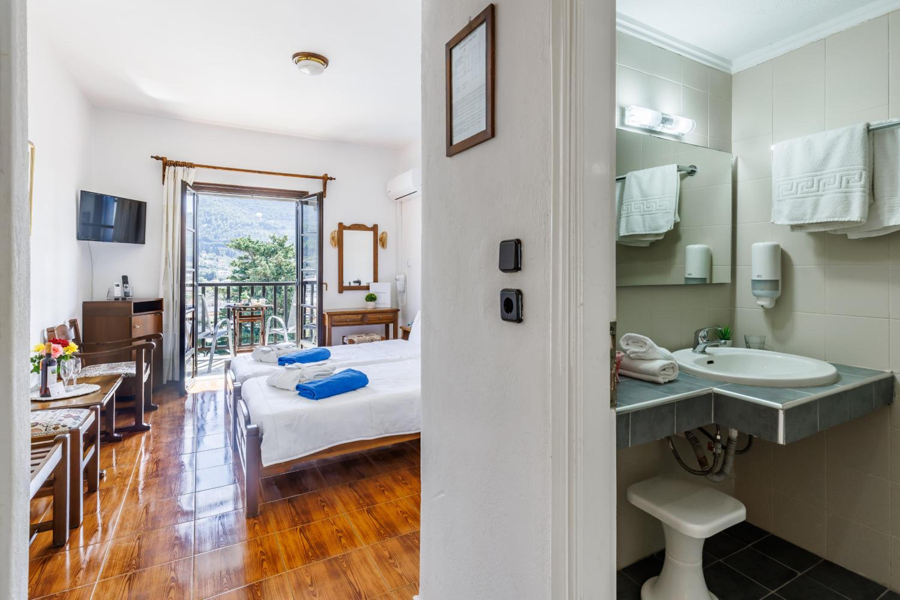 Standard Twin Room Inland View - Photo 10