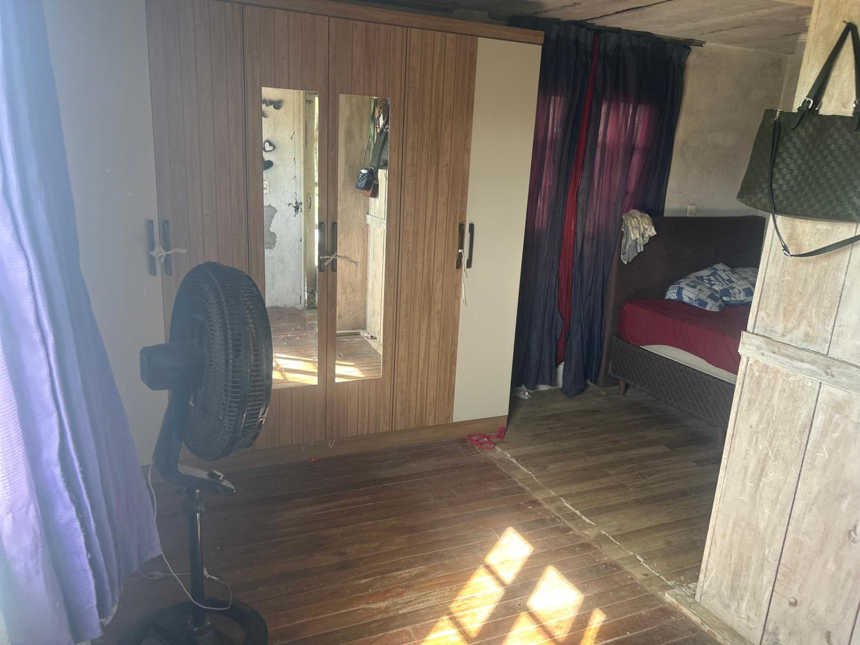One-Bedroom House photo 1