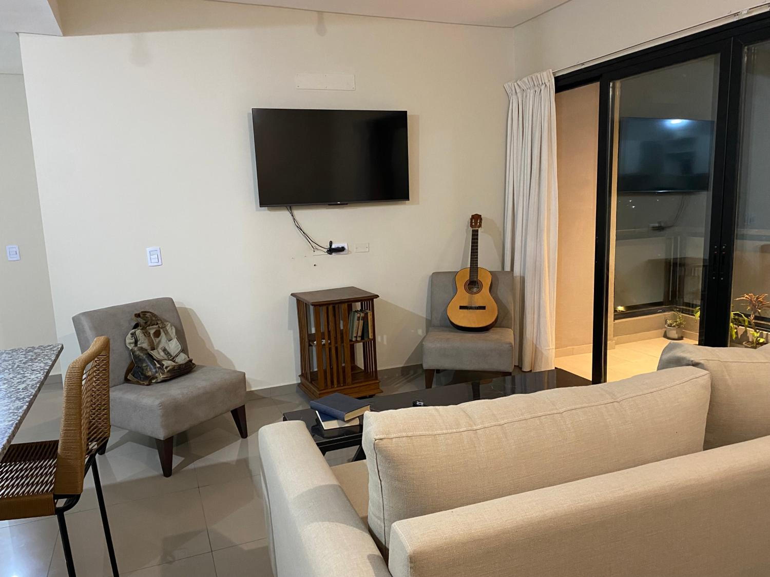 One-Bedroom Apartment photo 1