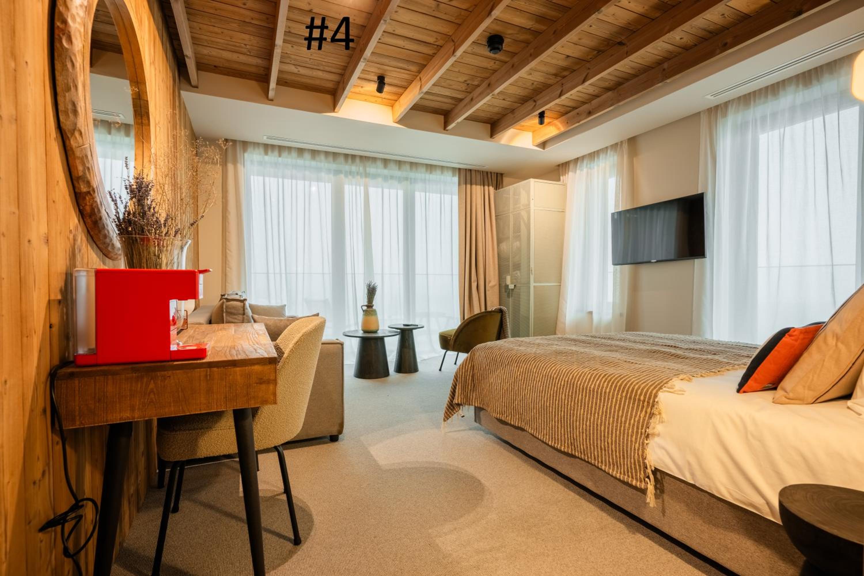 Premium Double Room- Panoramic View, Bathtub and Loggia  photo 3