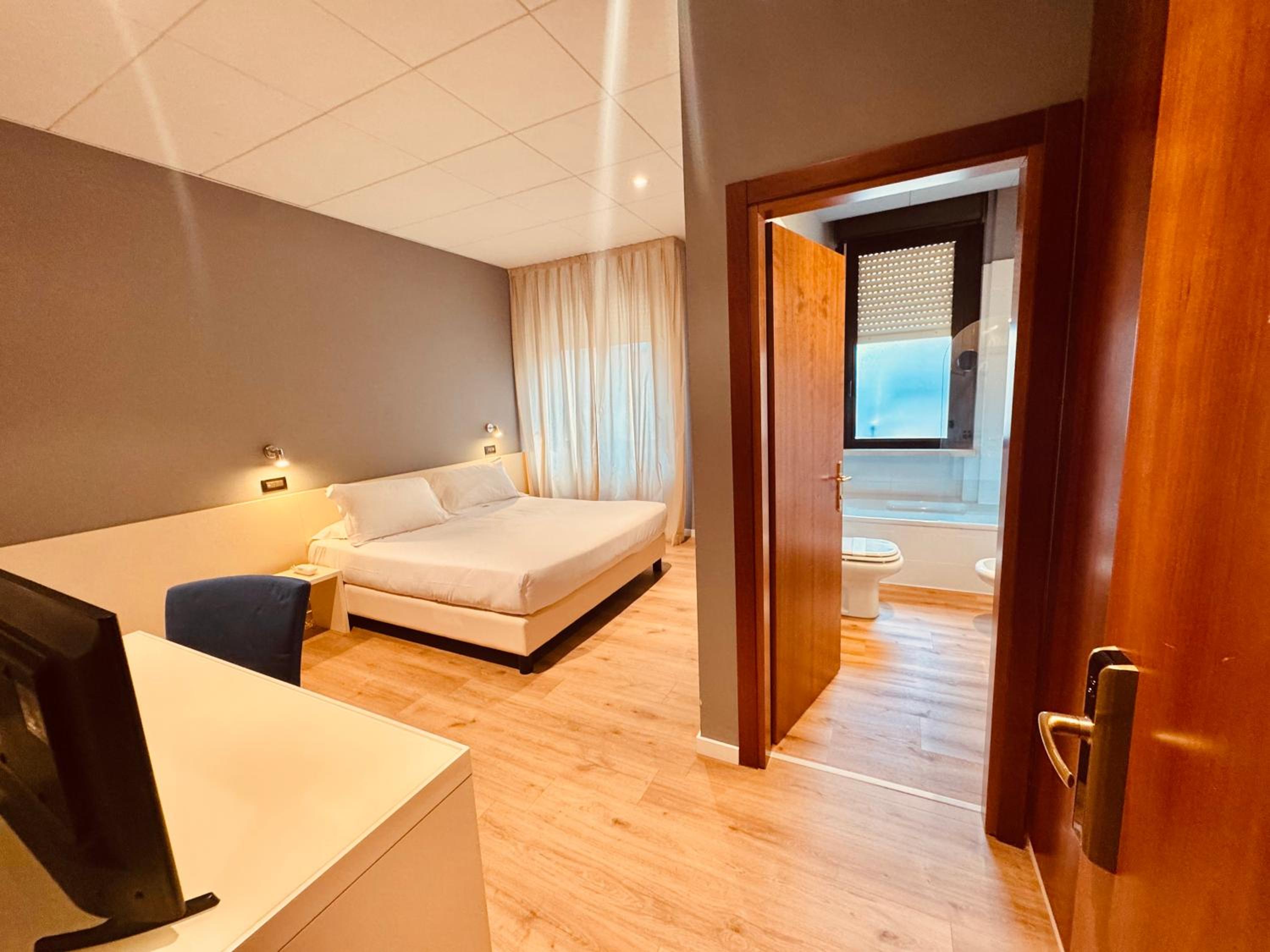 Economy Double or Twin Room photo 1