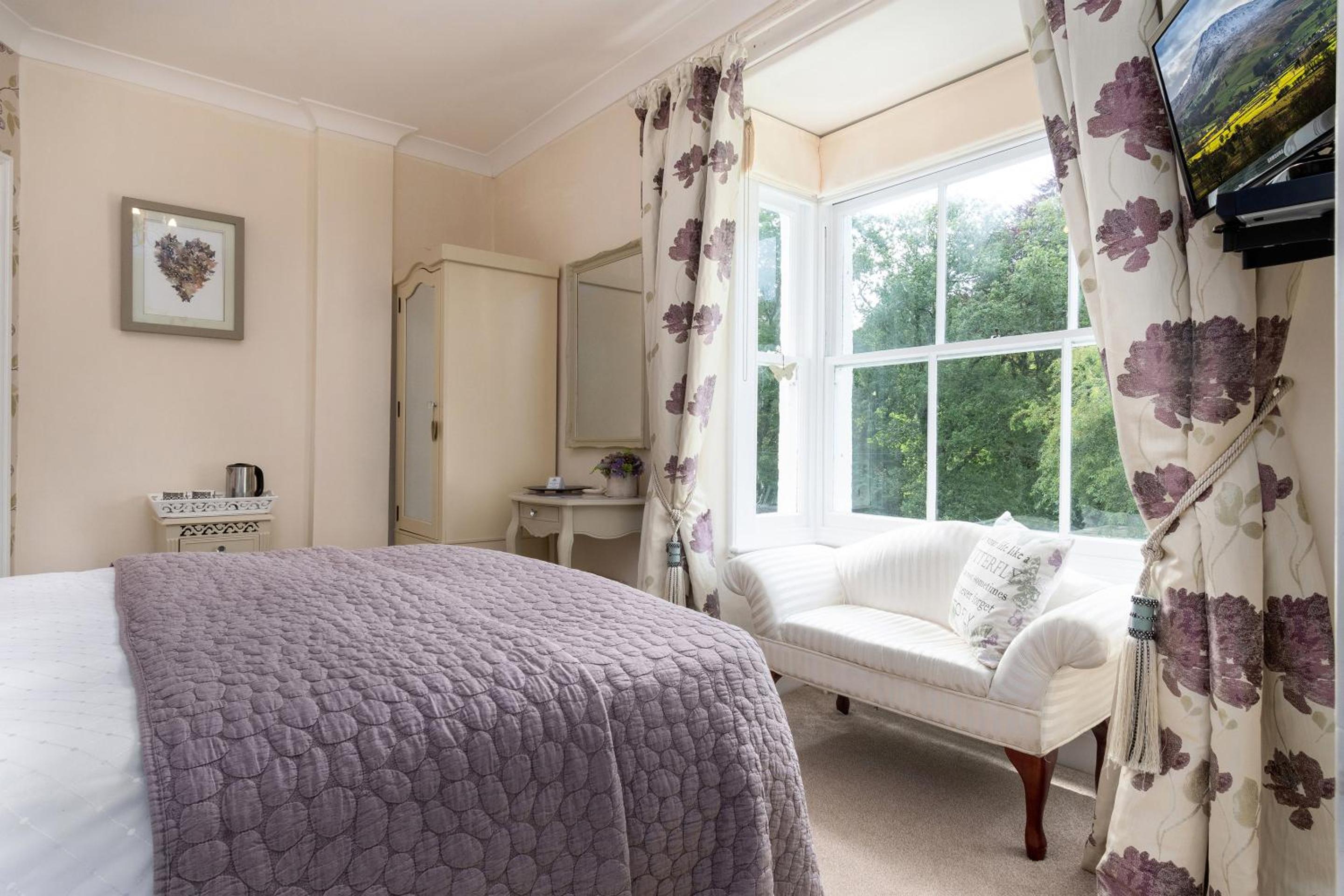 Deluxe Double Room with Shower