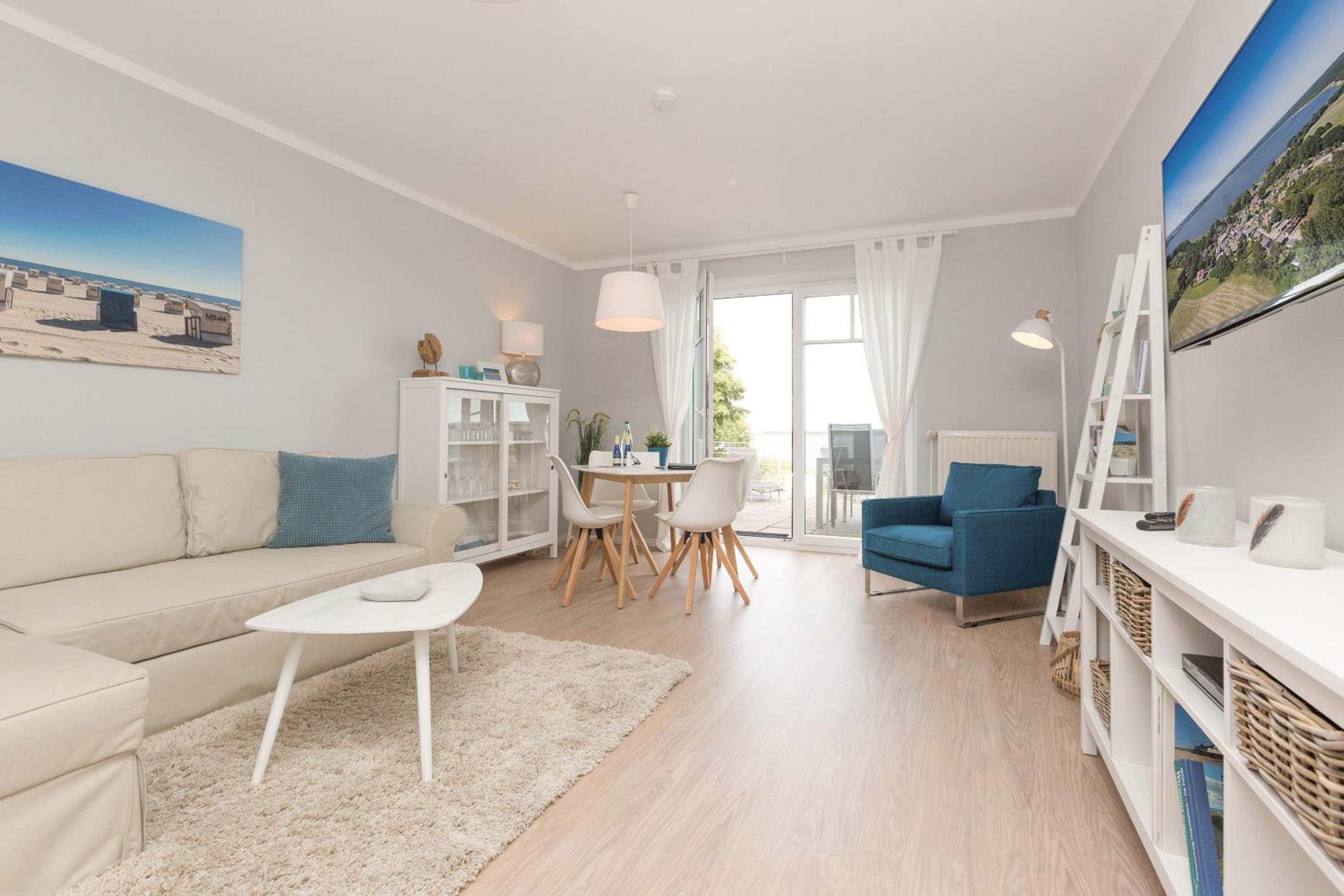 One-Bedroom Apartment with Balcony photo 1