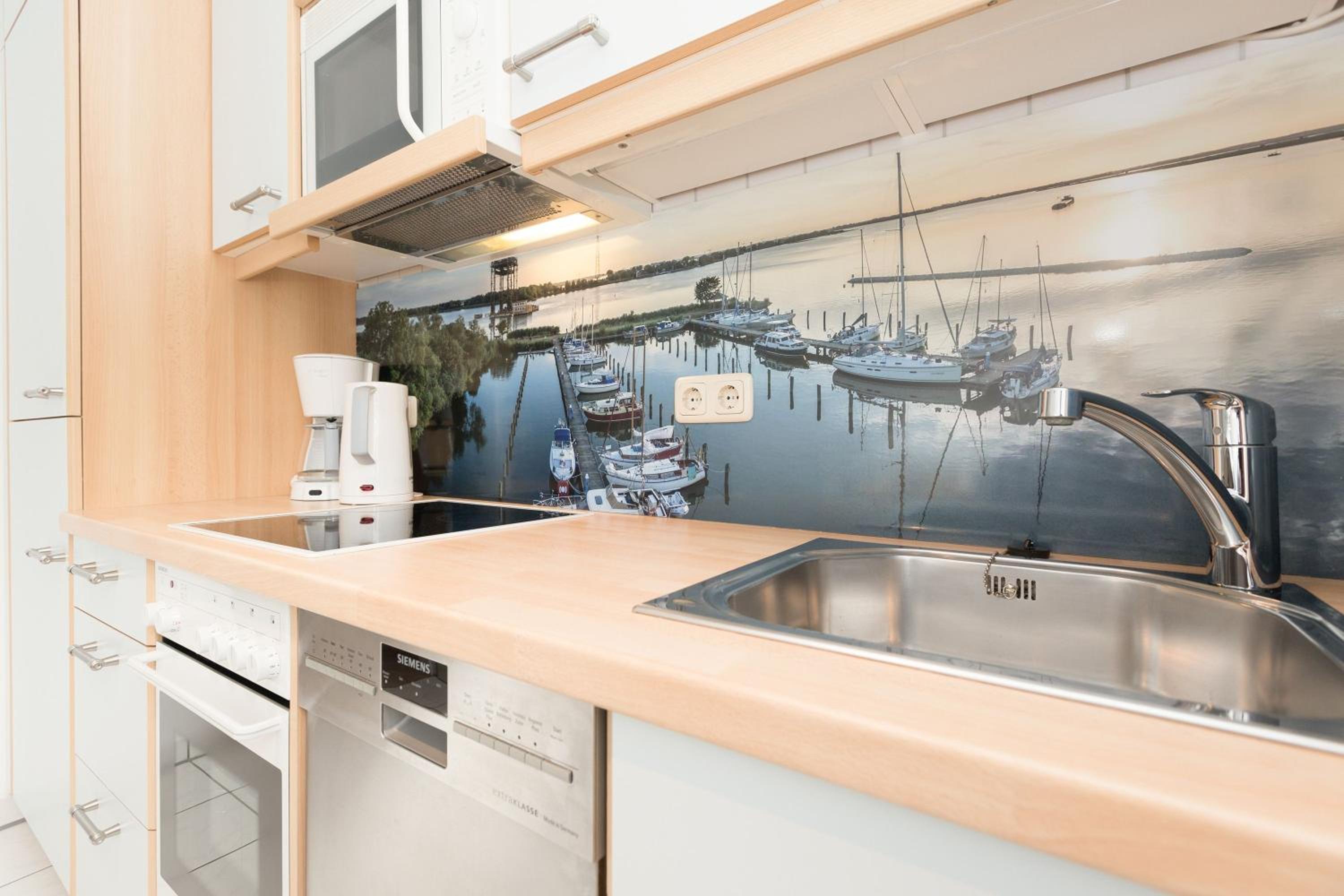 One-Bedroom Apartment with Balcony photo 2