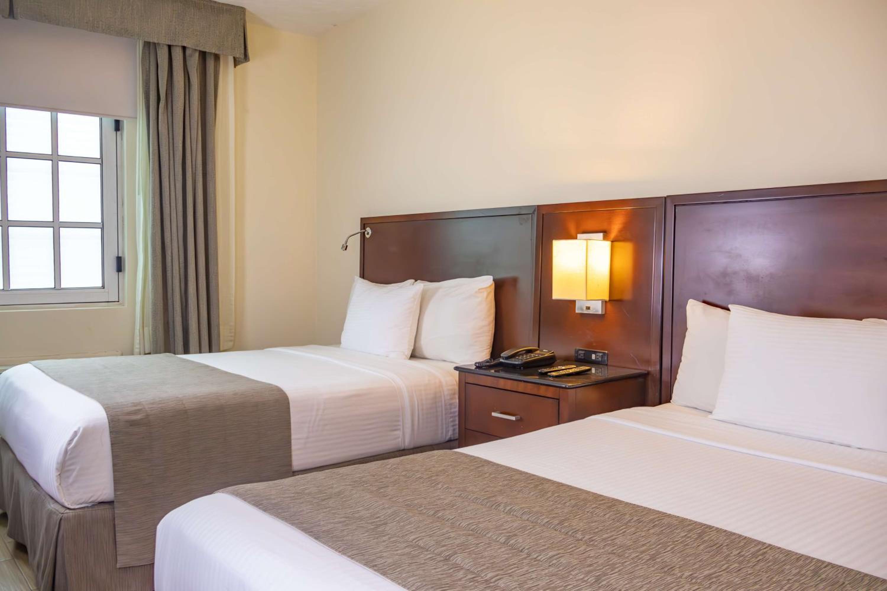 Double Room with Two Double Beds - Non-Smoking - Photo 1