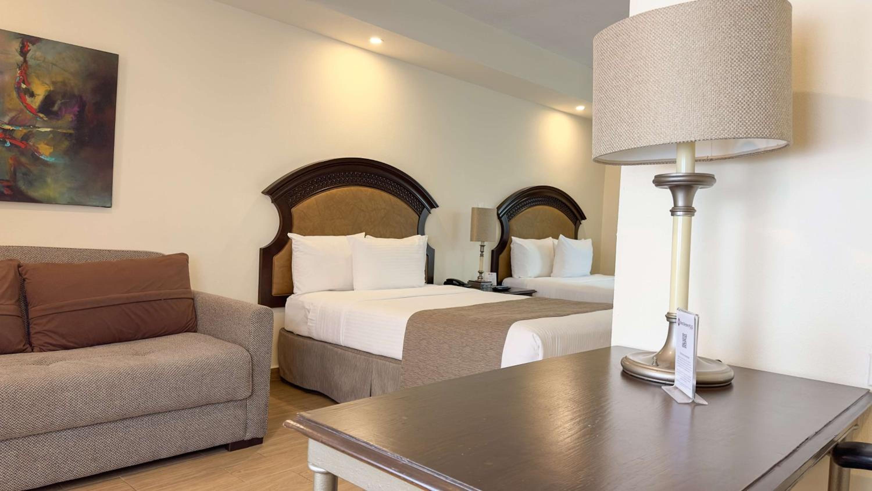 Junior Suite with 2 Double Beds and Kitchenette - Non Smoking - Photo 14