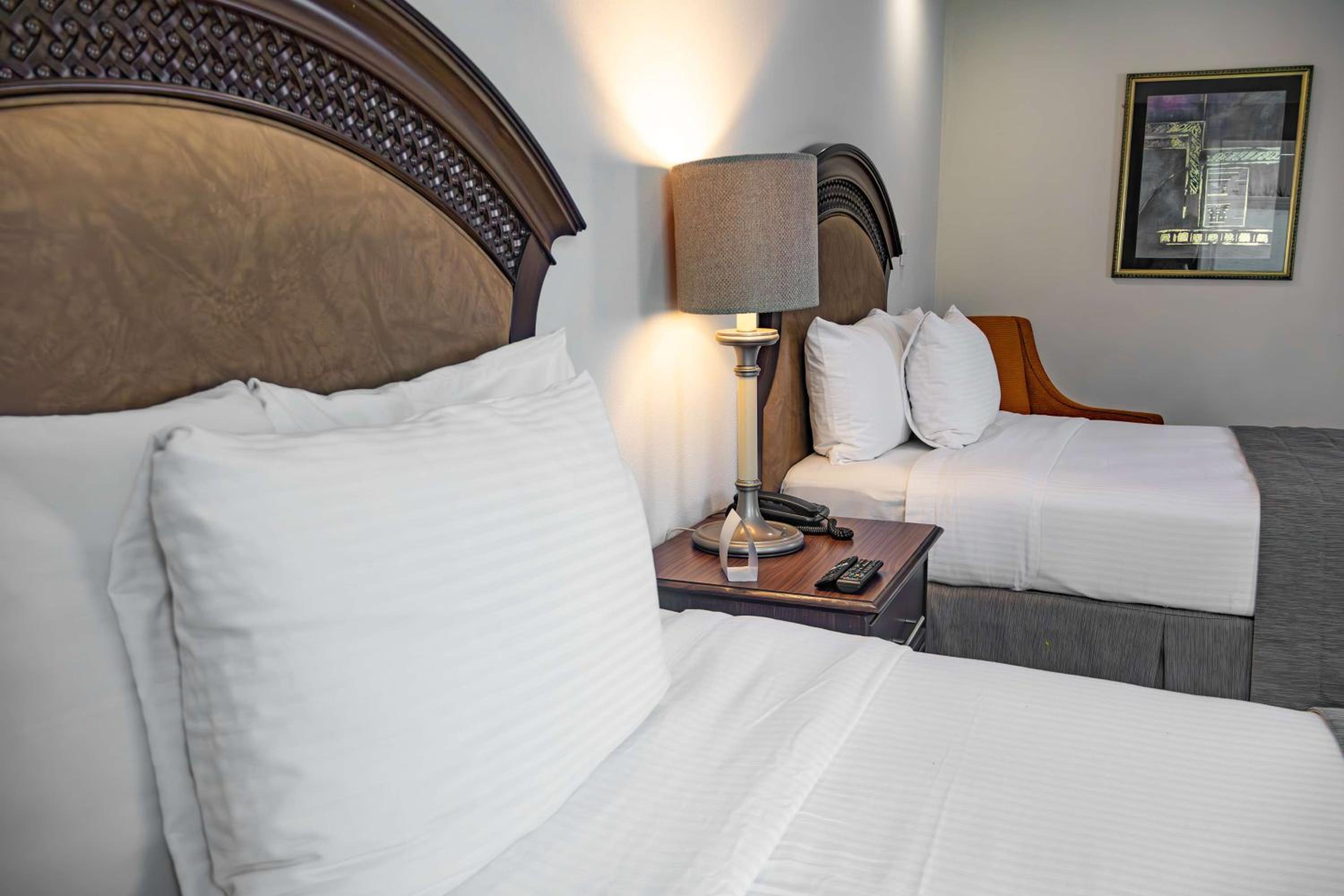 Superior Room with 2 Double Beds and Kitchenette - Non Smoking - Photo 10