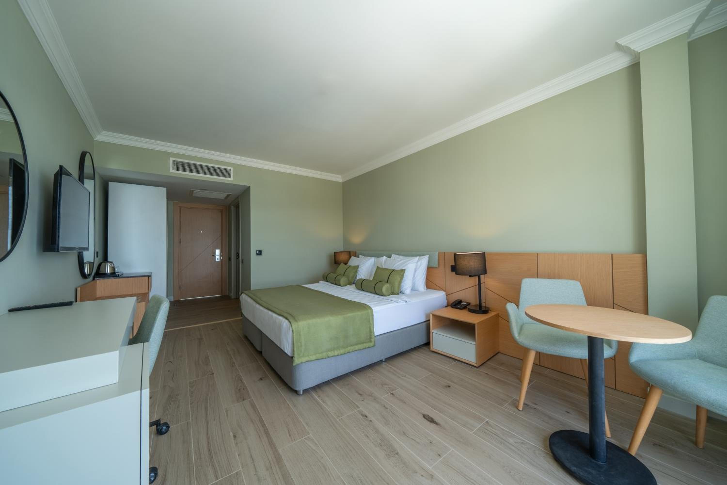 Deluxe Double Room with Balcony and Sea View